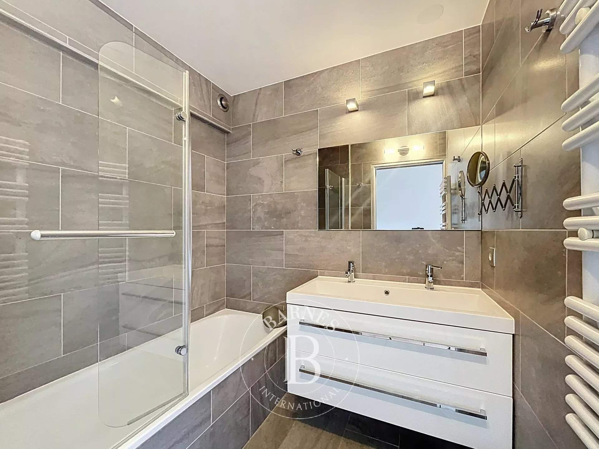 Suresnes  - Appartement 4 Pi&egrave;ces 3 Chambres - picture 7