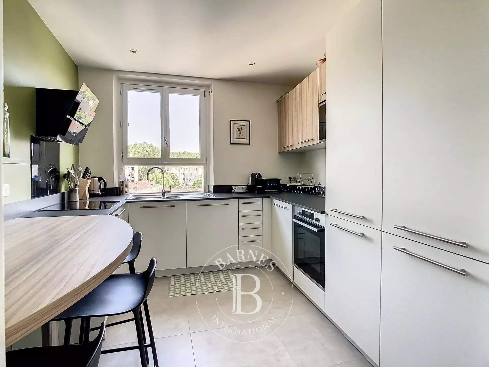 Apartment to rent 3 Bedrooms 904 sq ft Versailles Montreuil € 2,200