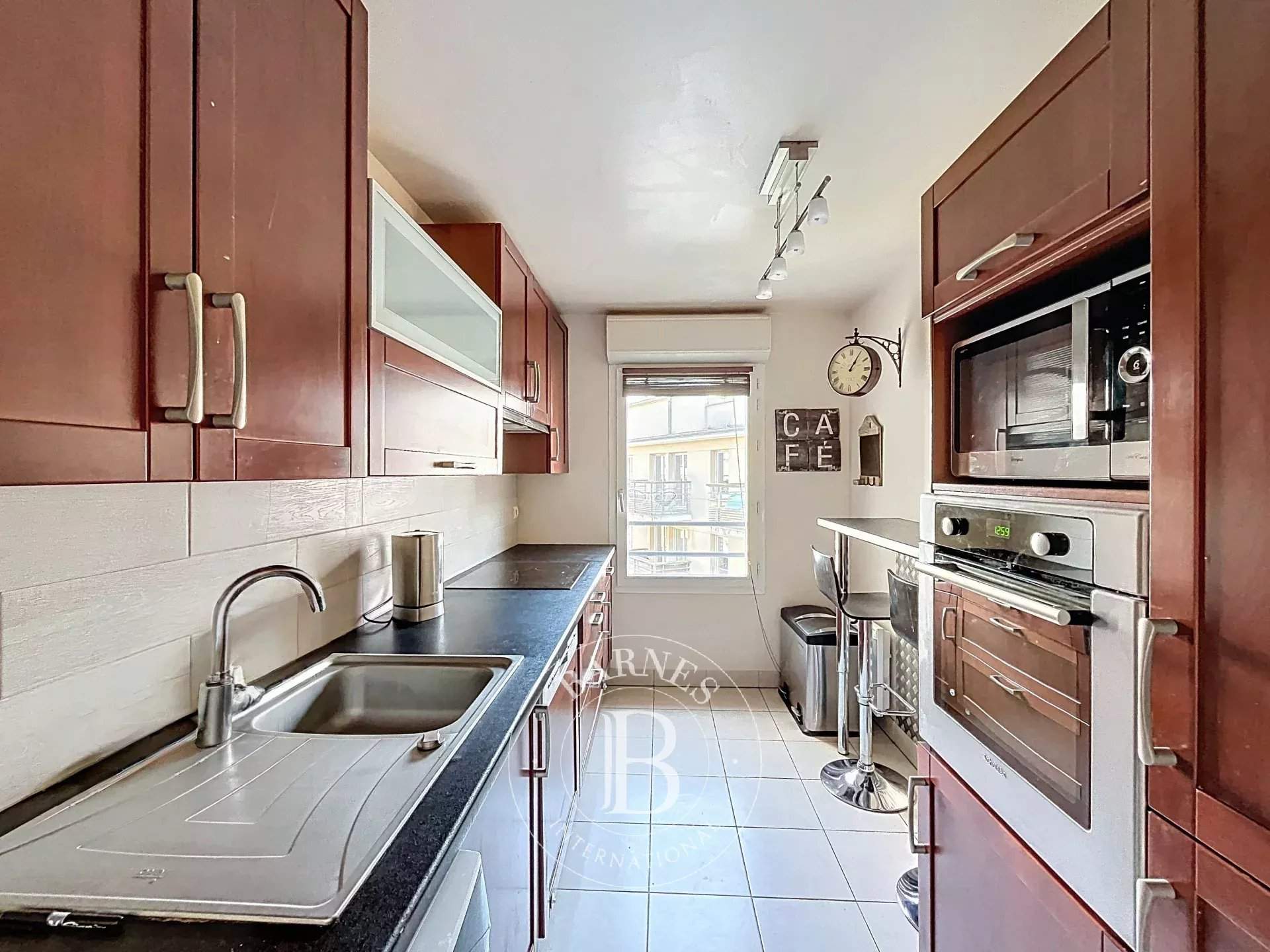 Suresnes  - Appartement 4 Pi&egrave;ces 3 Chambres - picture 3