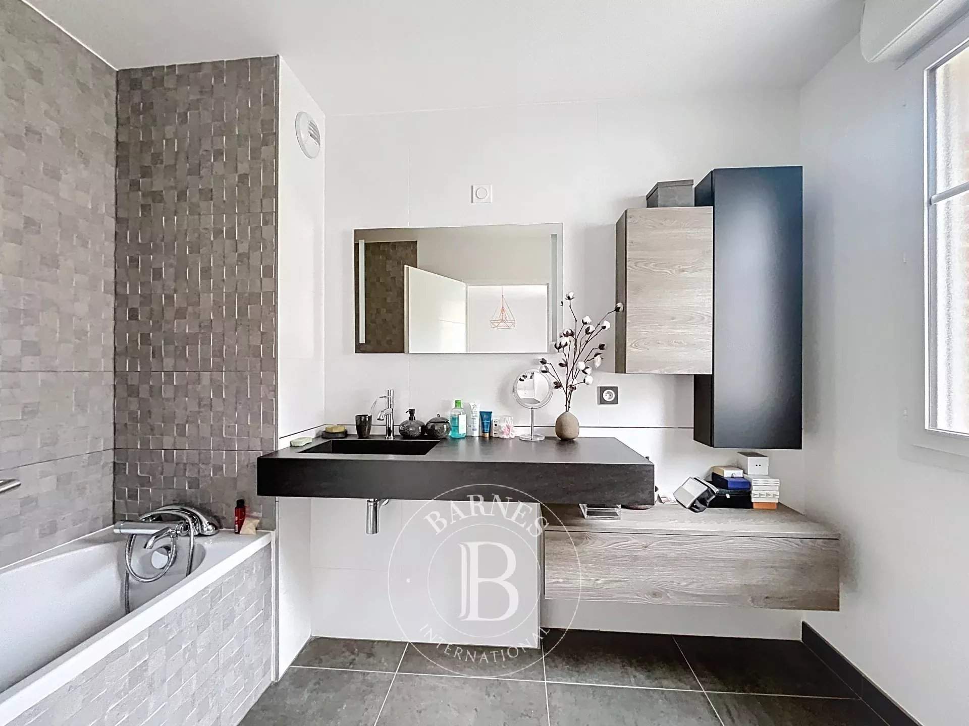 Suresnes  - House 4 Bedrooms - picture 10