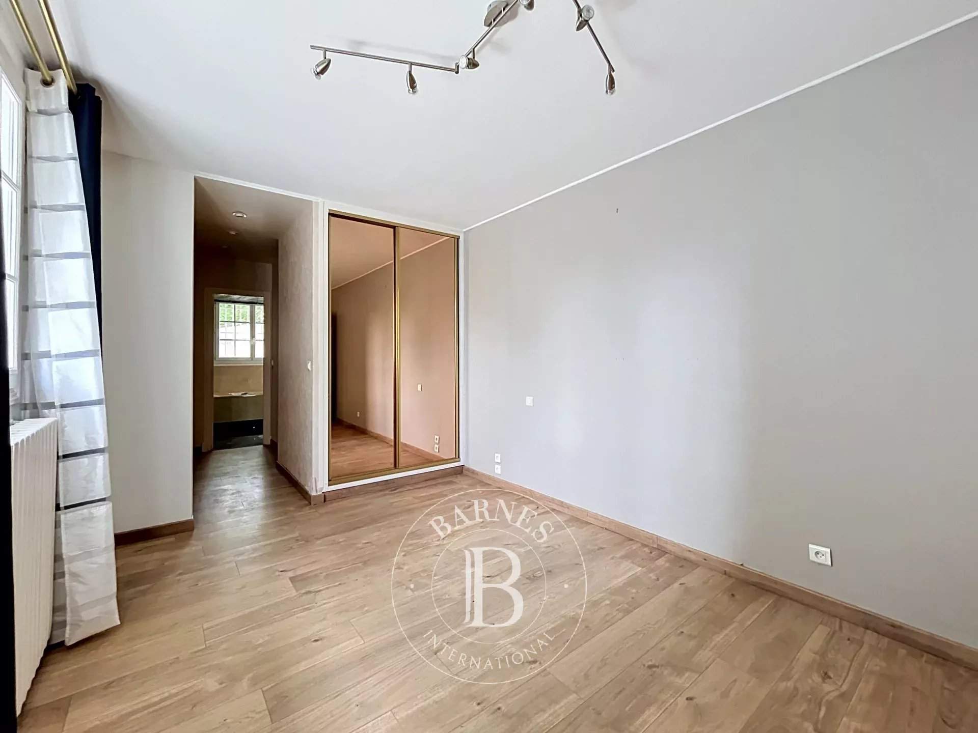 Vaucresson  - House 4 Bedrooms - picture 10