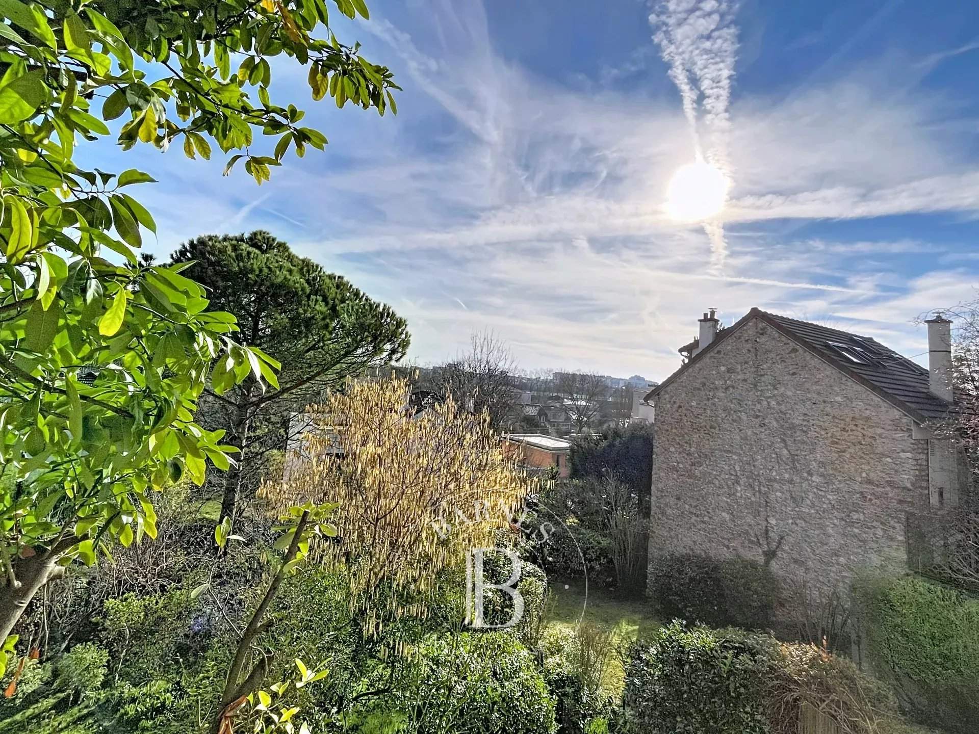 Saint-Cloud  - Maison 6 Pi&egrave;ces 4 Chambres - picture 11