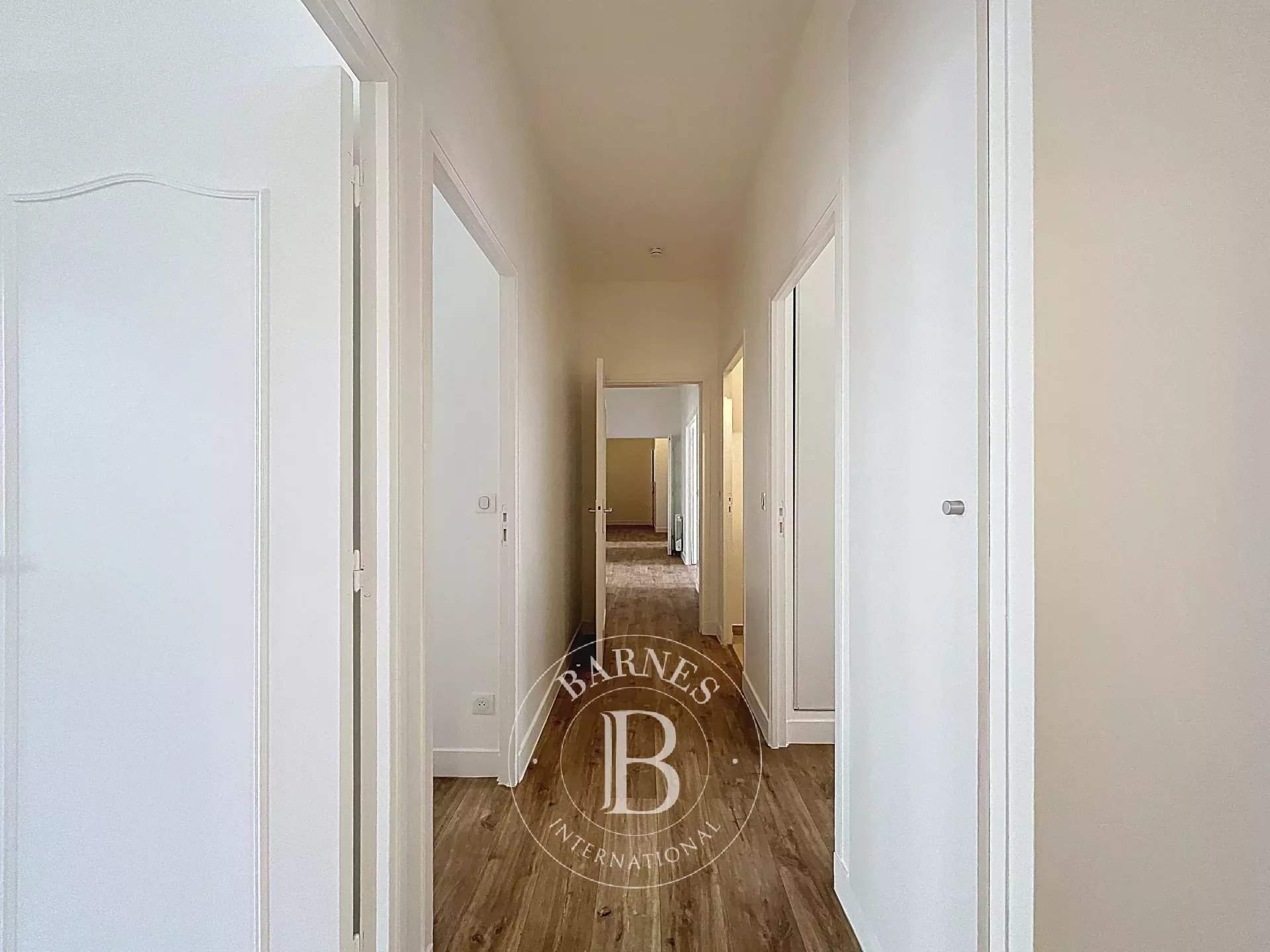 Versailles  - Appartement 6 Pièces 5 Chambres - picture 12