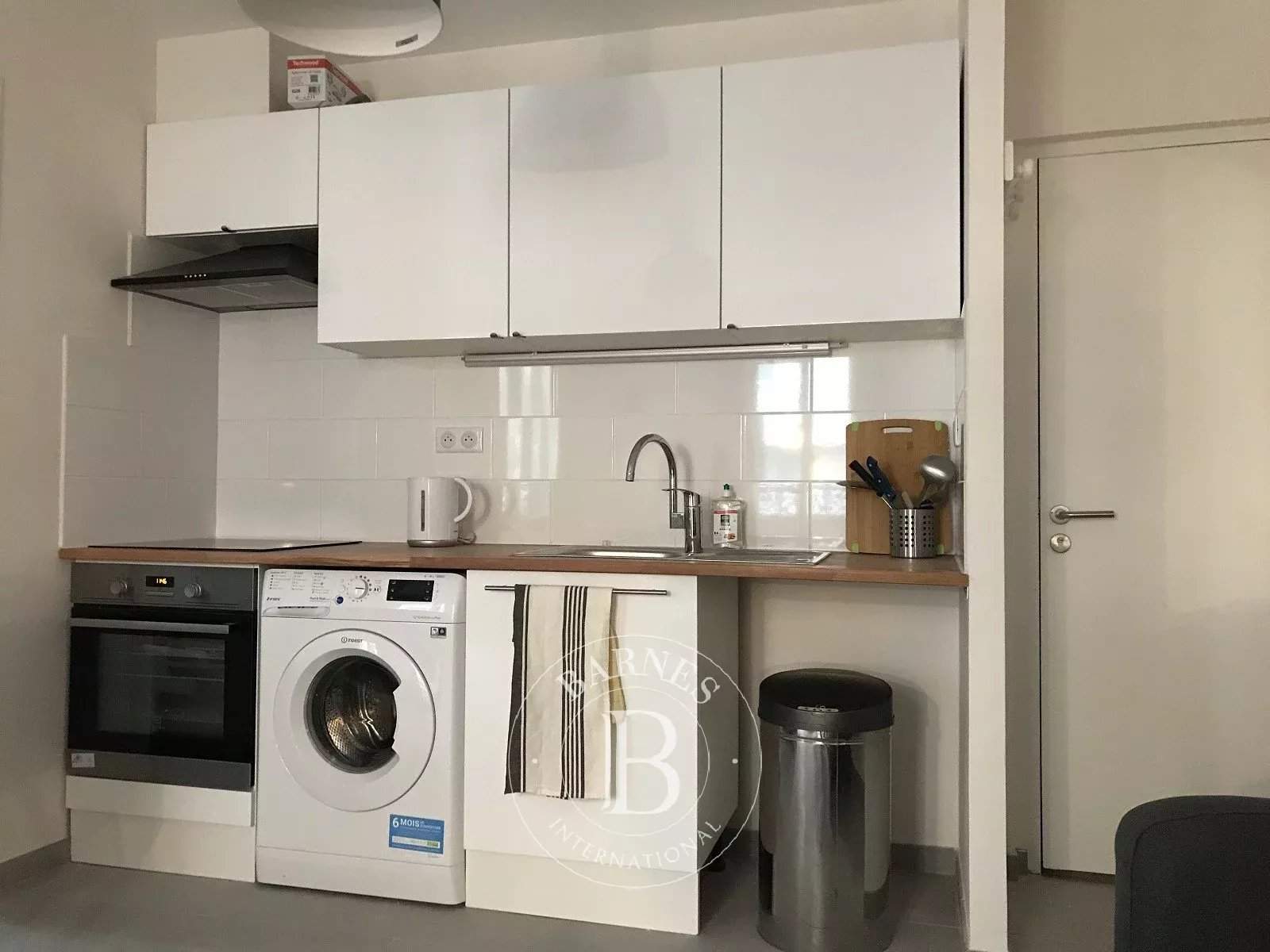 Boulogne-Billancourt  - Estudio 1 Cuarto, 1 Habitacion - picture 2