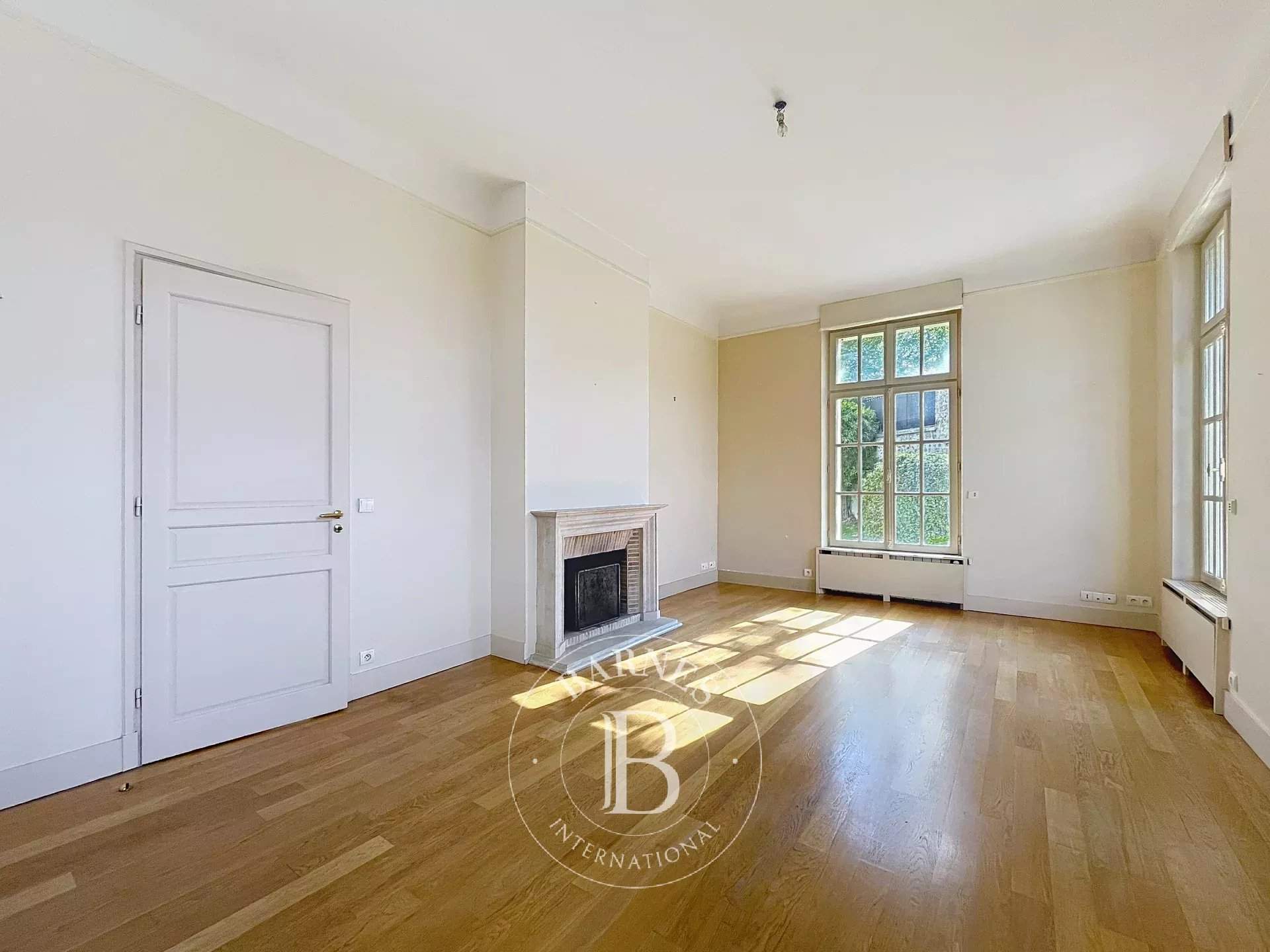 Versailles  - Maison 5 Pièces 4 Chambres - picture 4