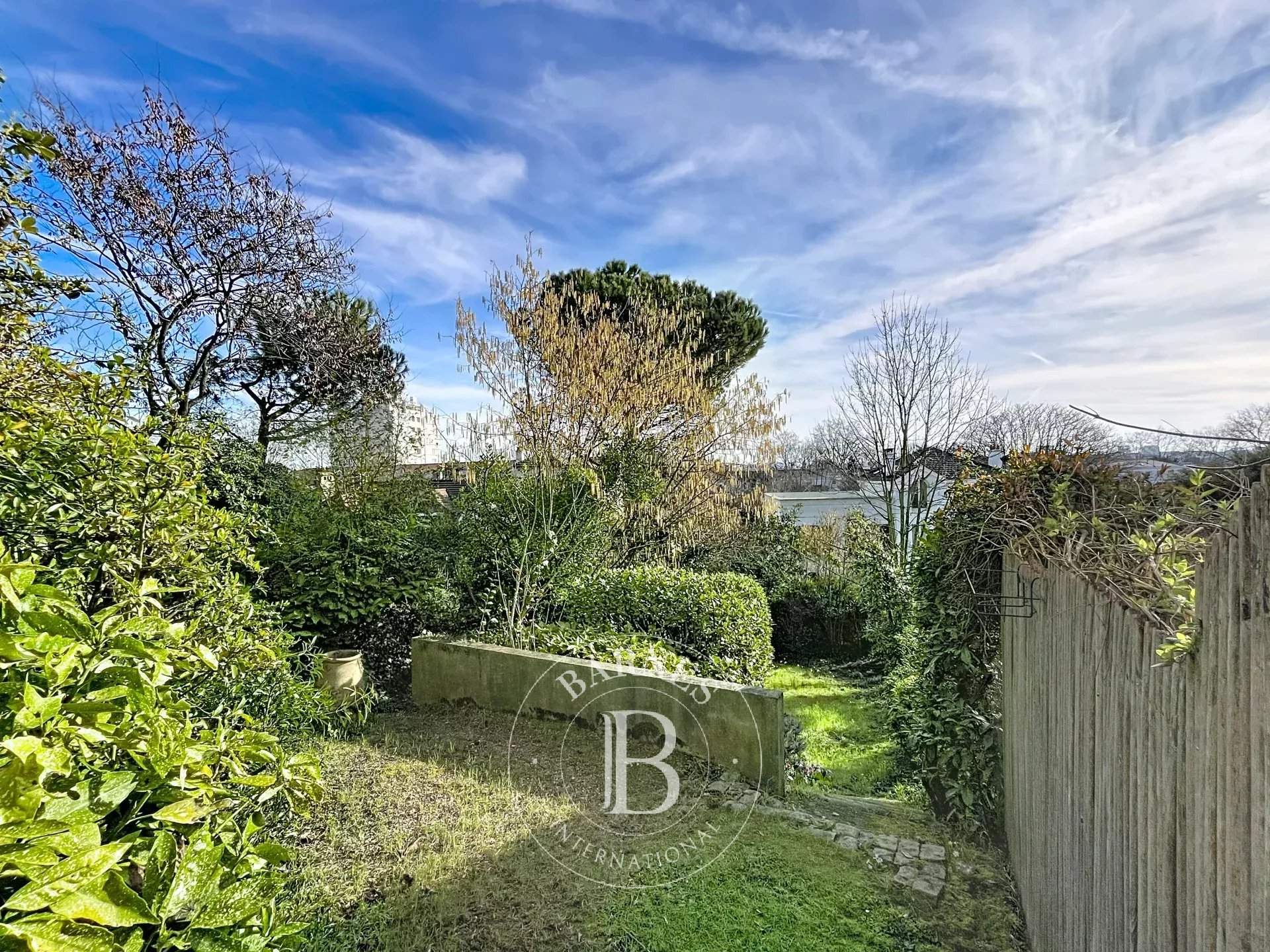 Saint-Cloud  - Maison 6 Pi&egrave;ces 4 Chambres - picture 14