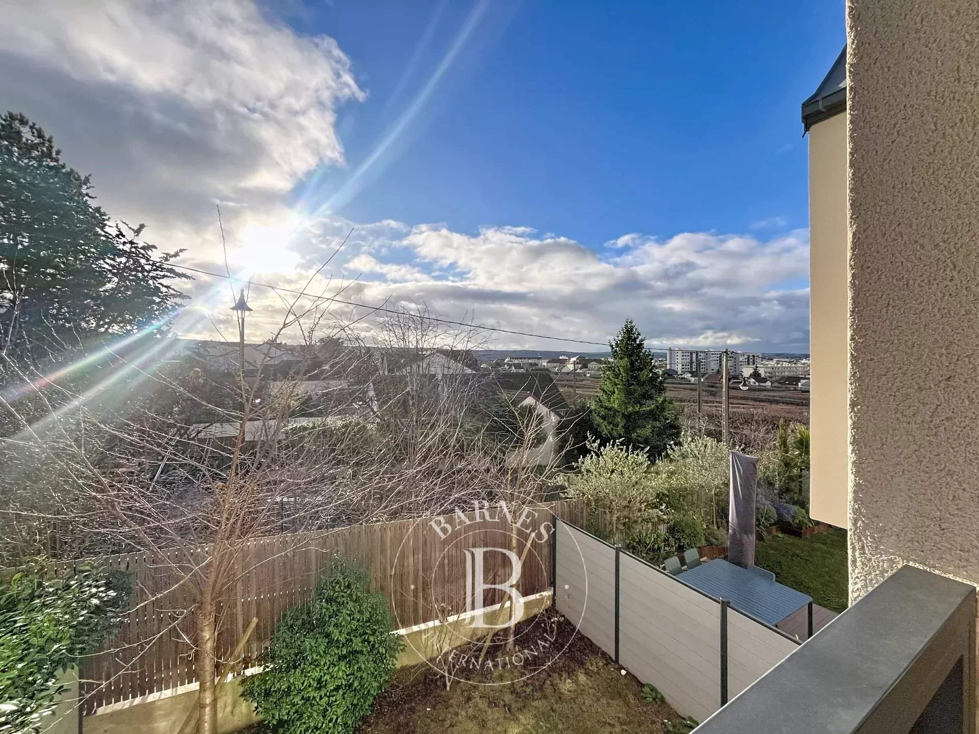 Rueil-Malmaison  - Maison 4 Pi&egrave;ces 2 Chambres - picture 11