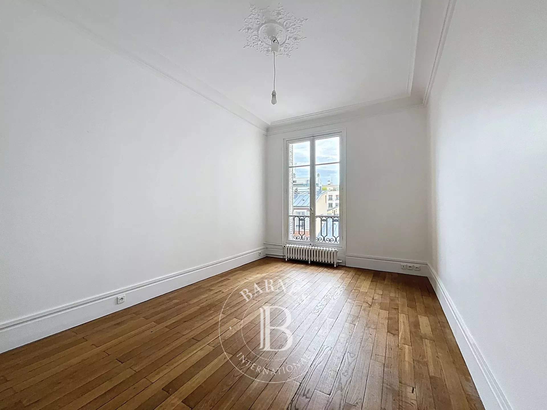 Versailles  - Apartment 3 Bedrooms - picture 11