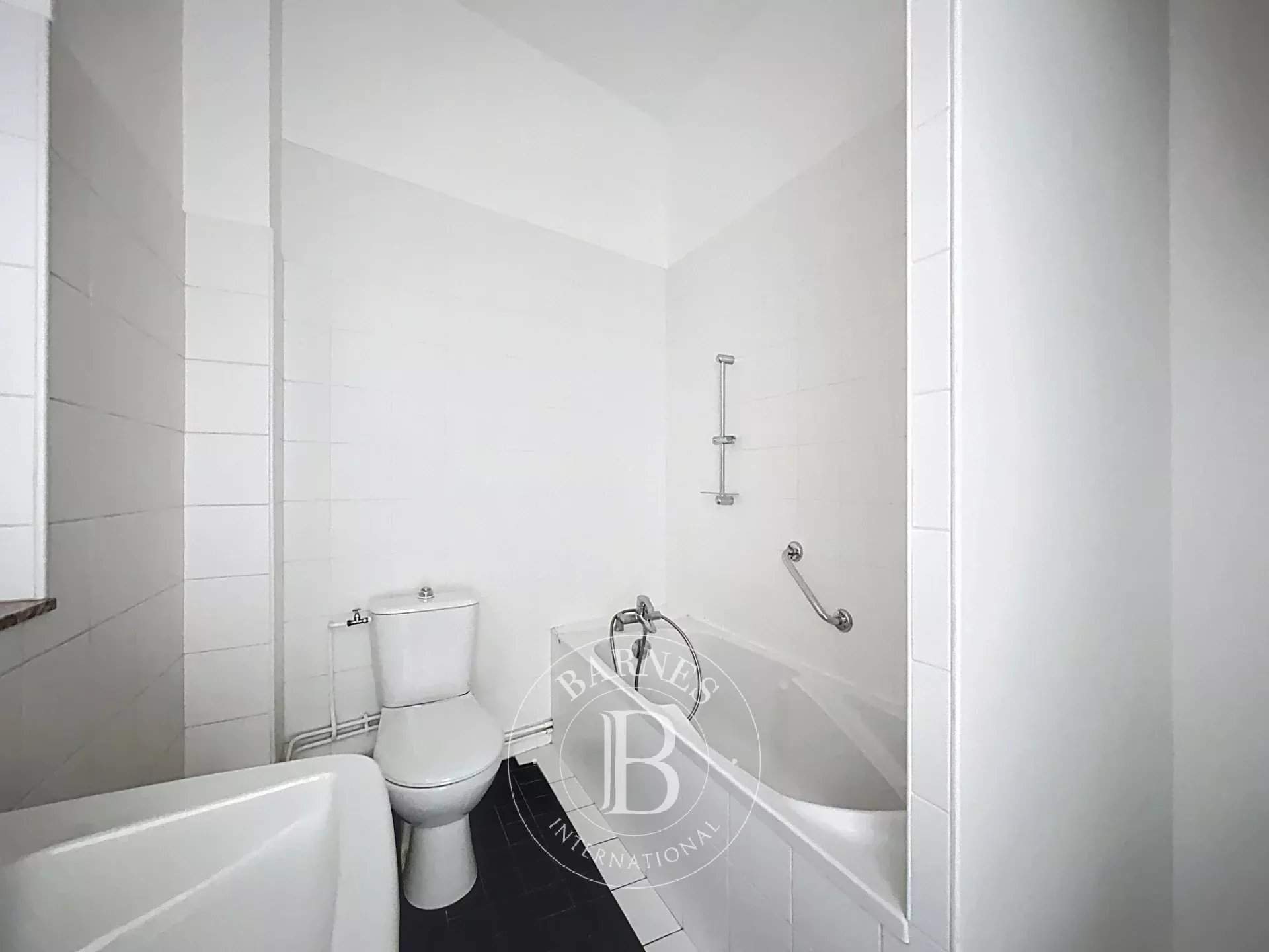 Versailles  - Apartment 3 Bedrooms - picture 8