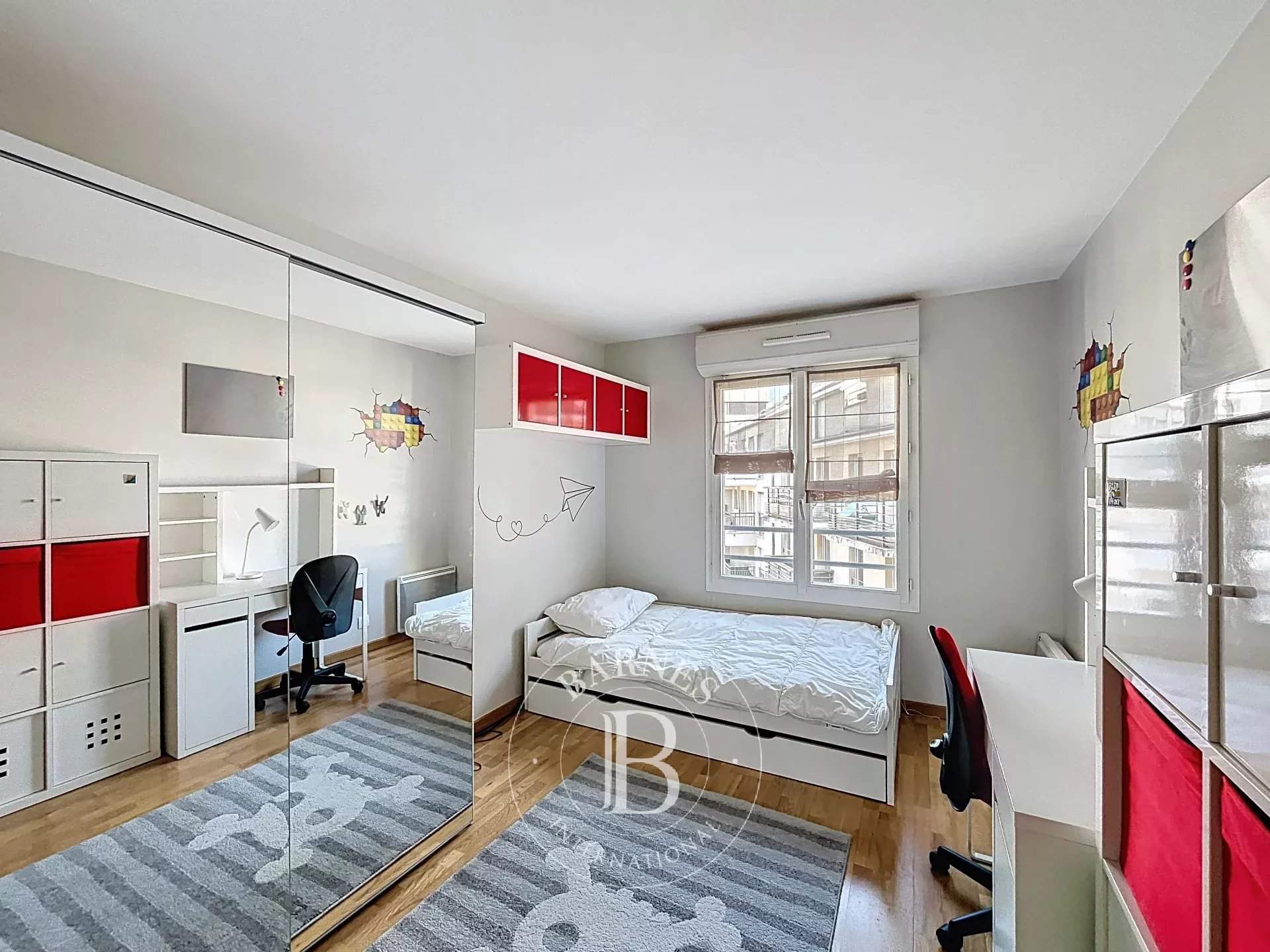 Suresnes  - Appartement 4 Pi&egrave;ces 3 Chambres - picture 4