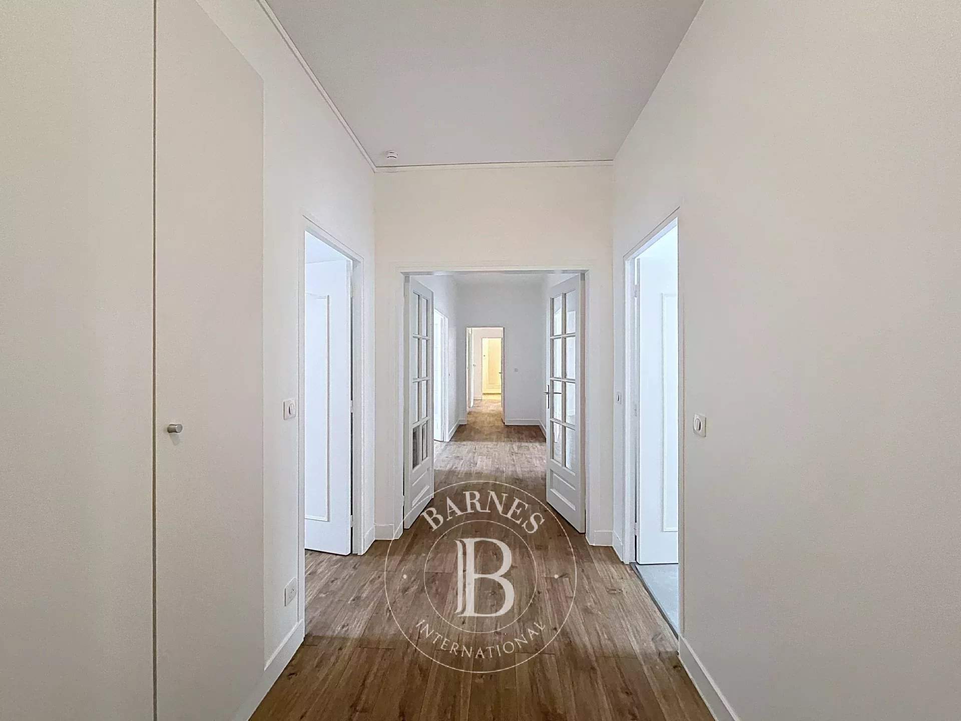 Versailles  - Appartement 6 Pièces 5 Chambres - picture 2