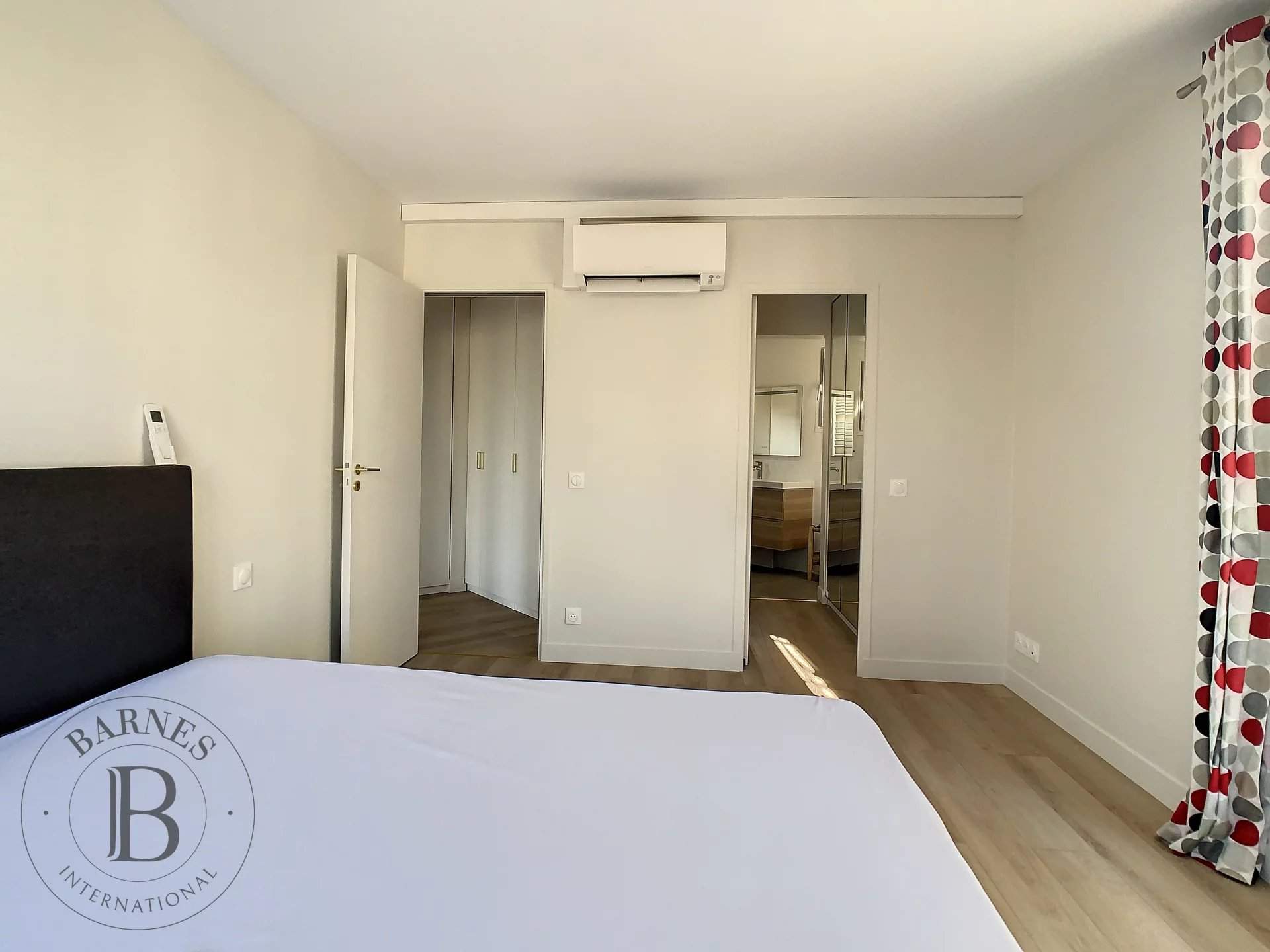 Saint-Cloud  - Appartement 4 Pi&egrave;ces 3 Chambres - picture 9