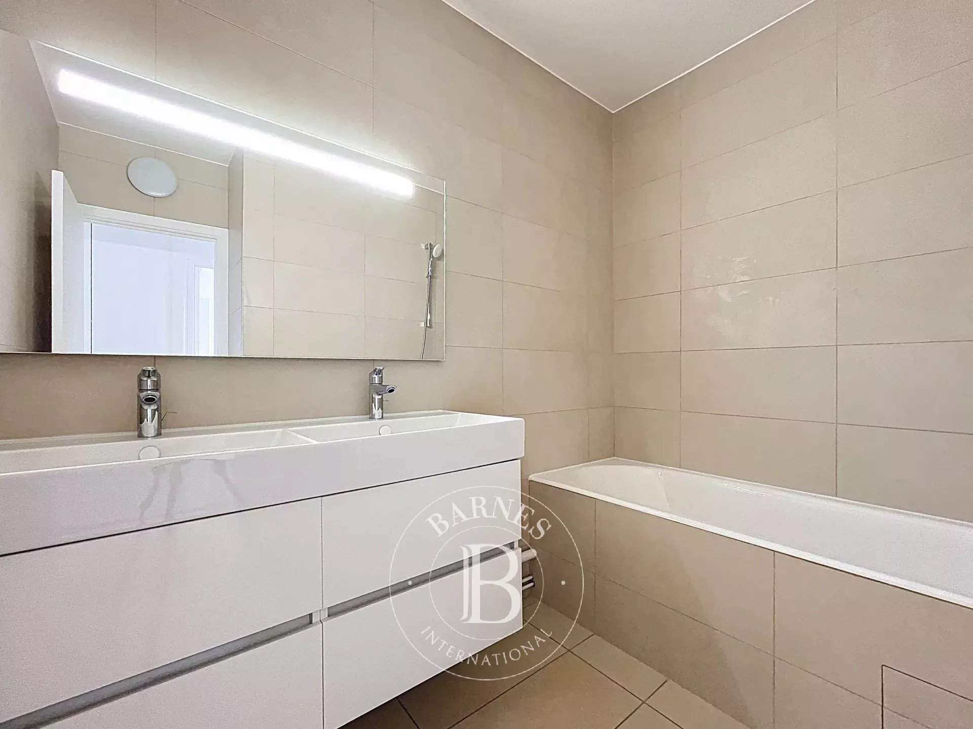 Garches  - Apartment 2 Bedrooms - picture 8