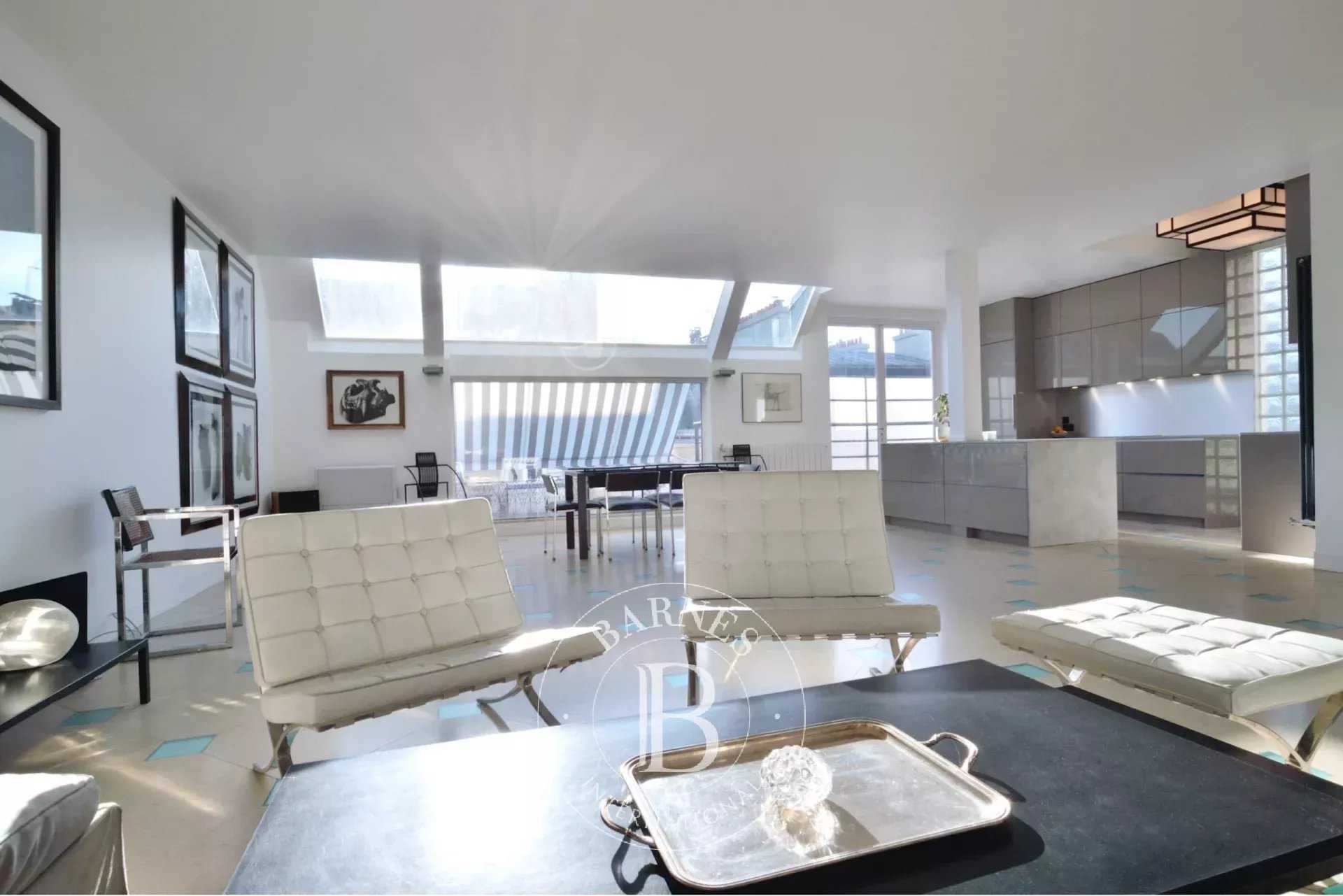 Paris  - Appartement 6 Pièces 5 Chambres