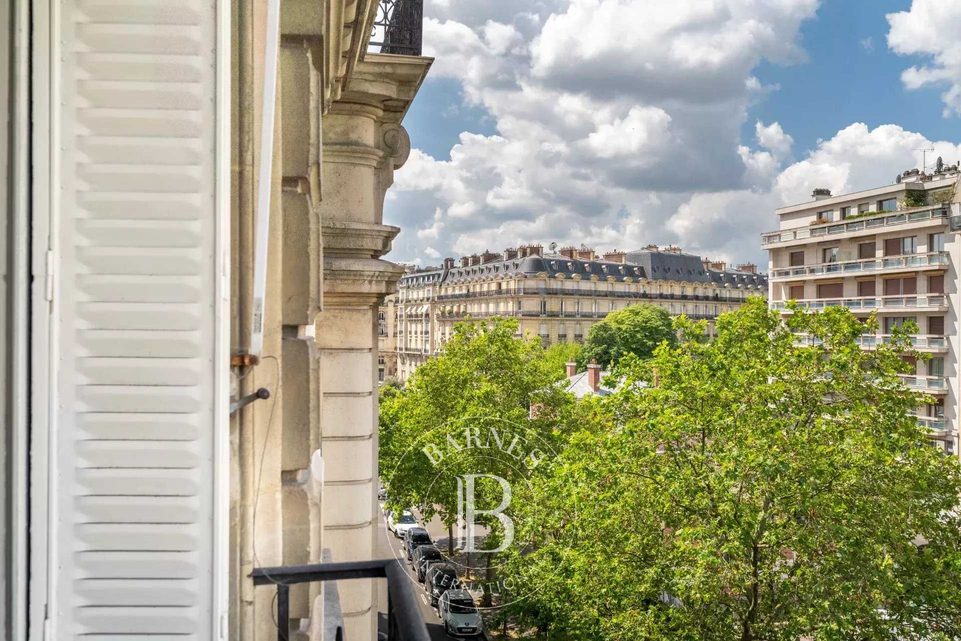 Paris  - Appartement 6 Pièces 4 Chambres