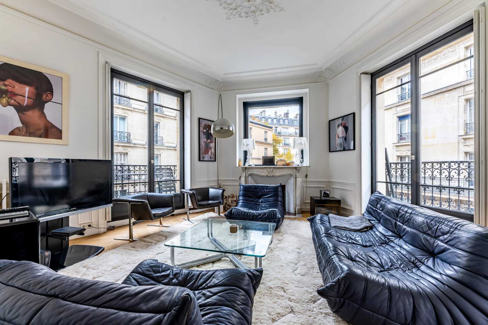 Paris  - Appartement 5 Pièces 3 Chambres