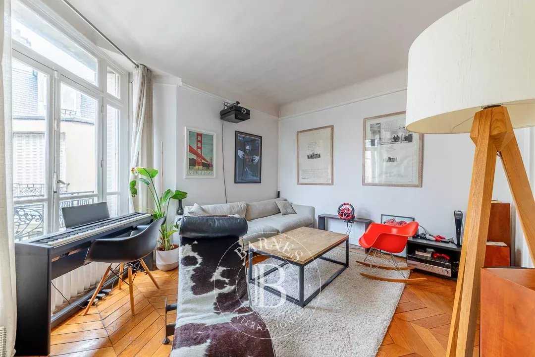 Paris  - Appartement 4 Pièces 2 Chambres