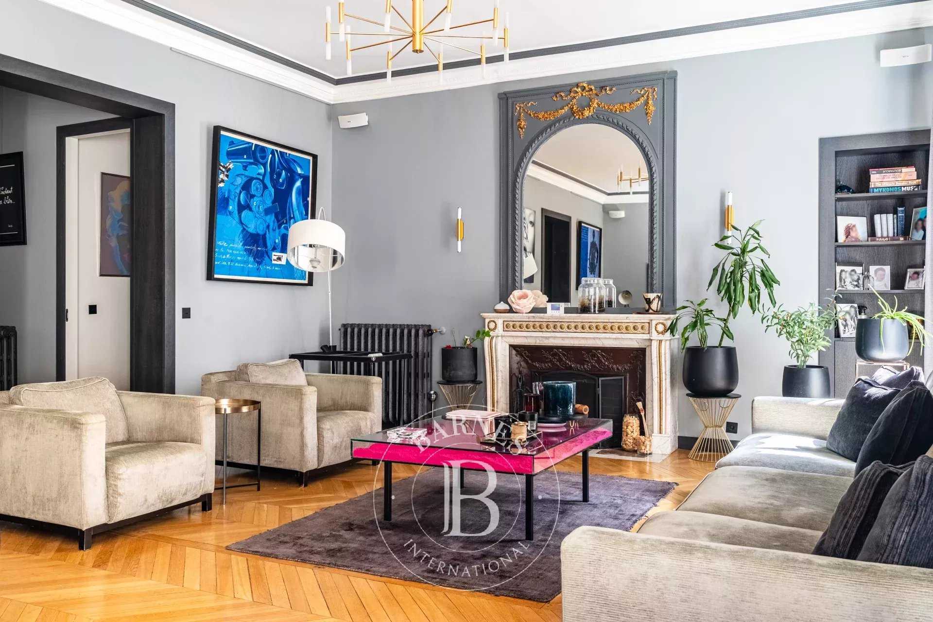 Paris  - Apartment 4 Bedrooms