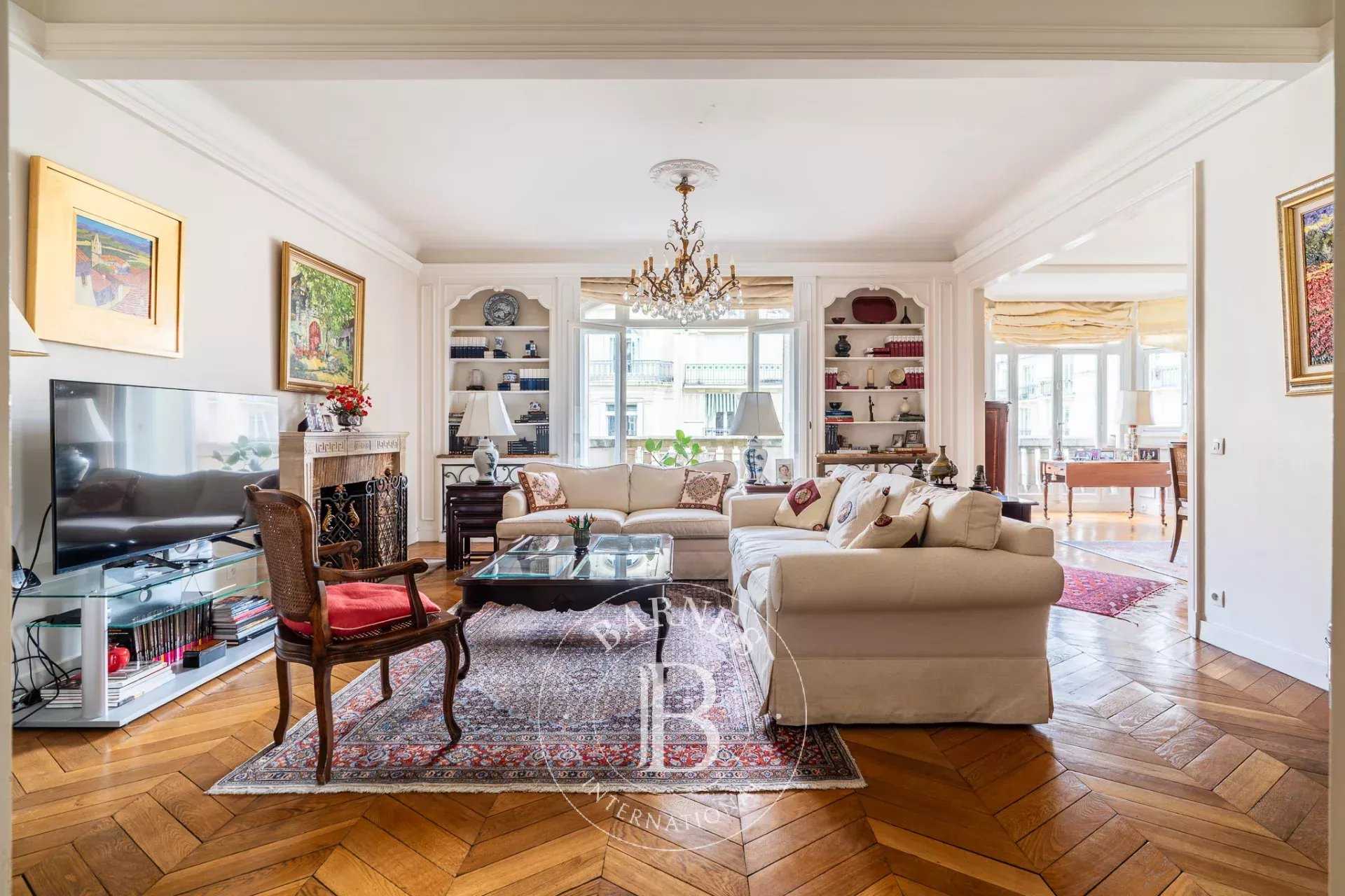 Paris  - Apartment 3 Bedrooms