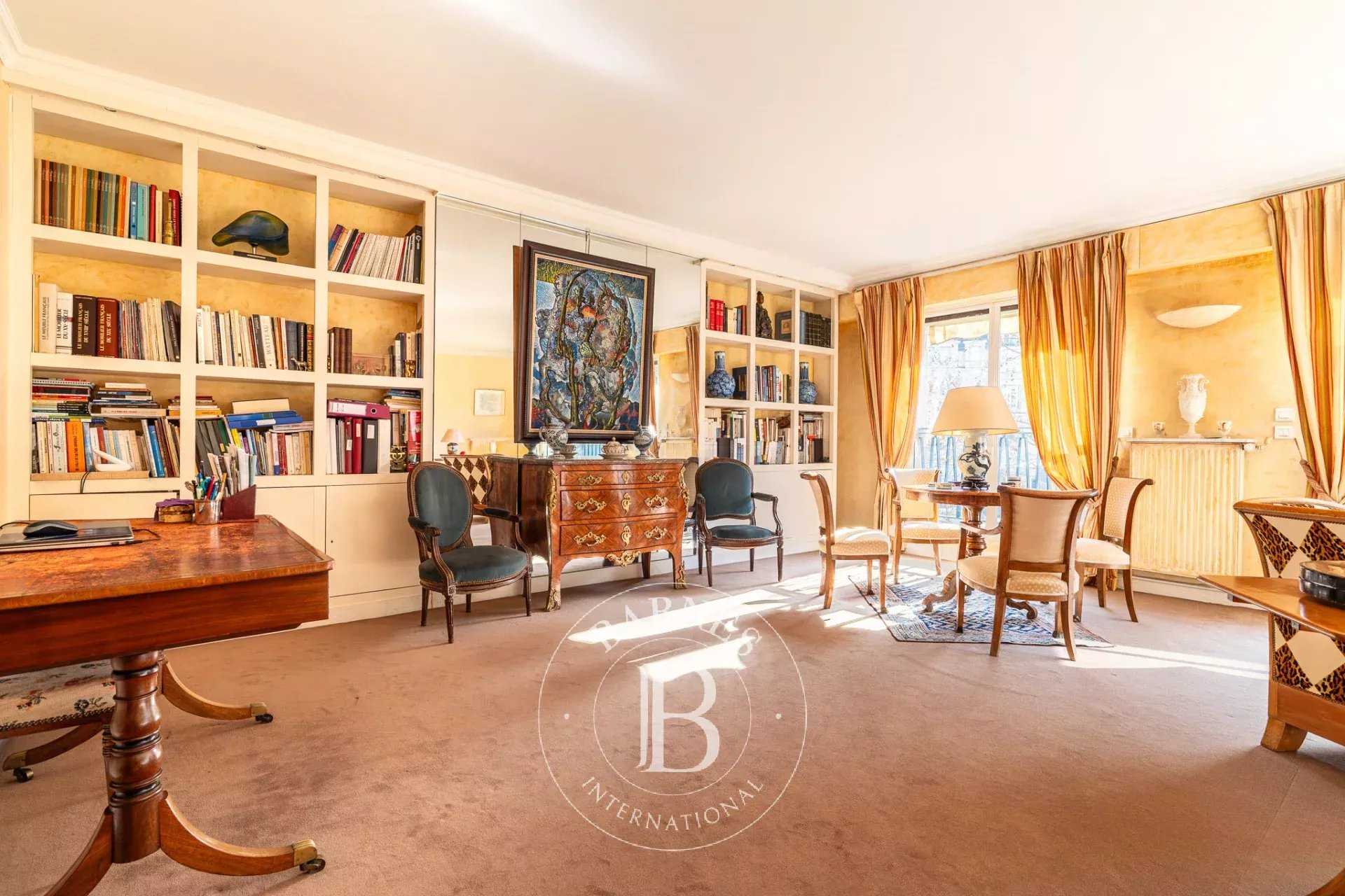 Paris  - Appartement 3 Pi&egrave;ces 2 Chambres