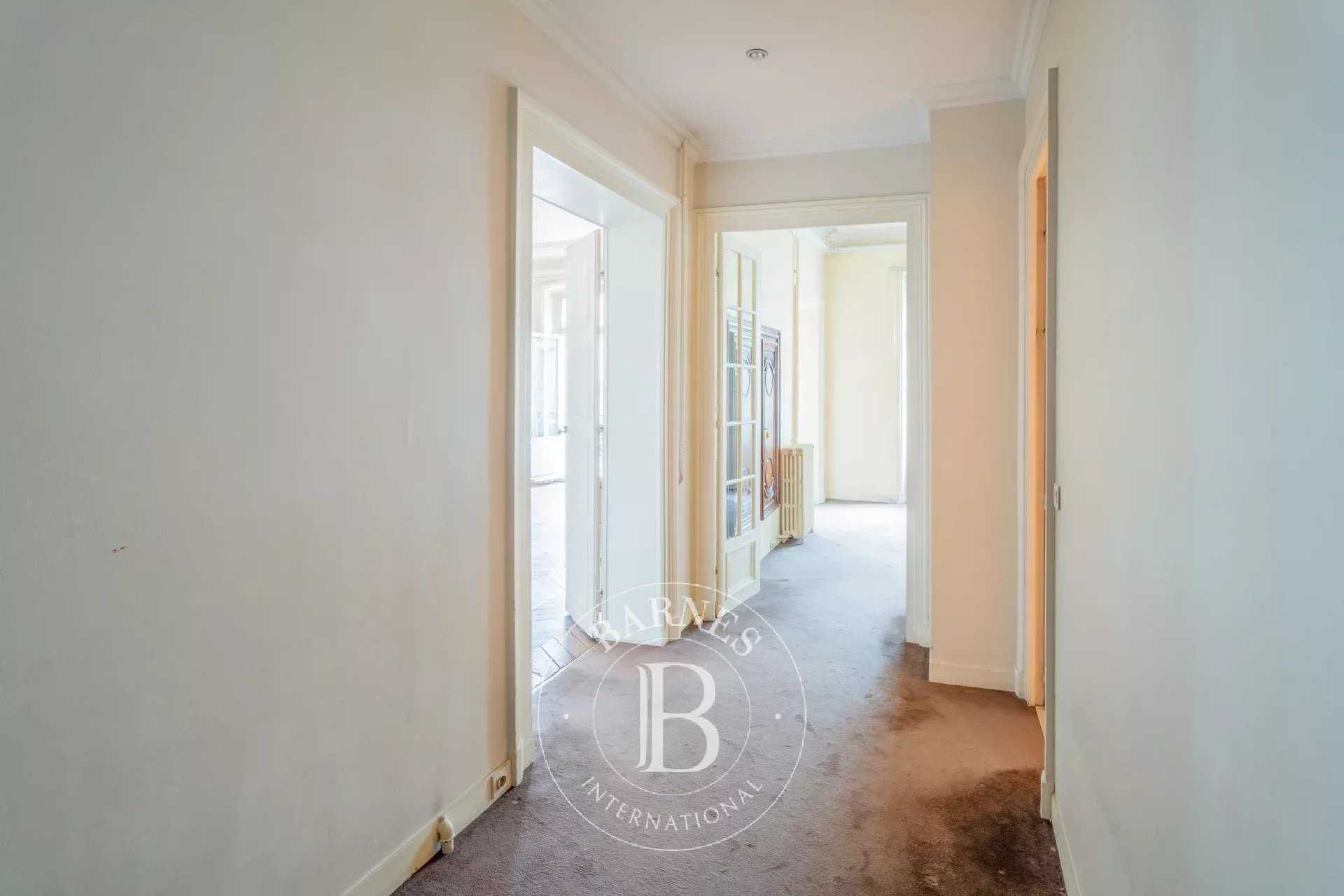 Paris  - Apartment 2 Bedrooms