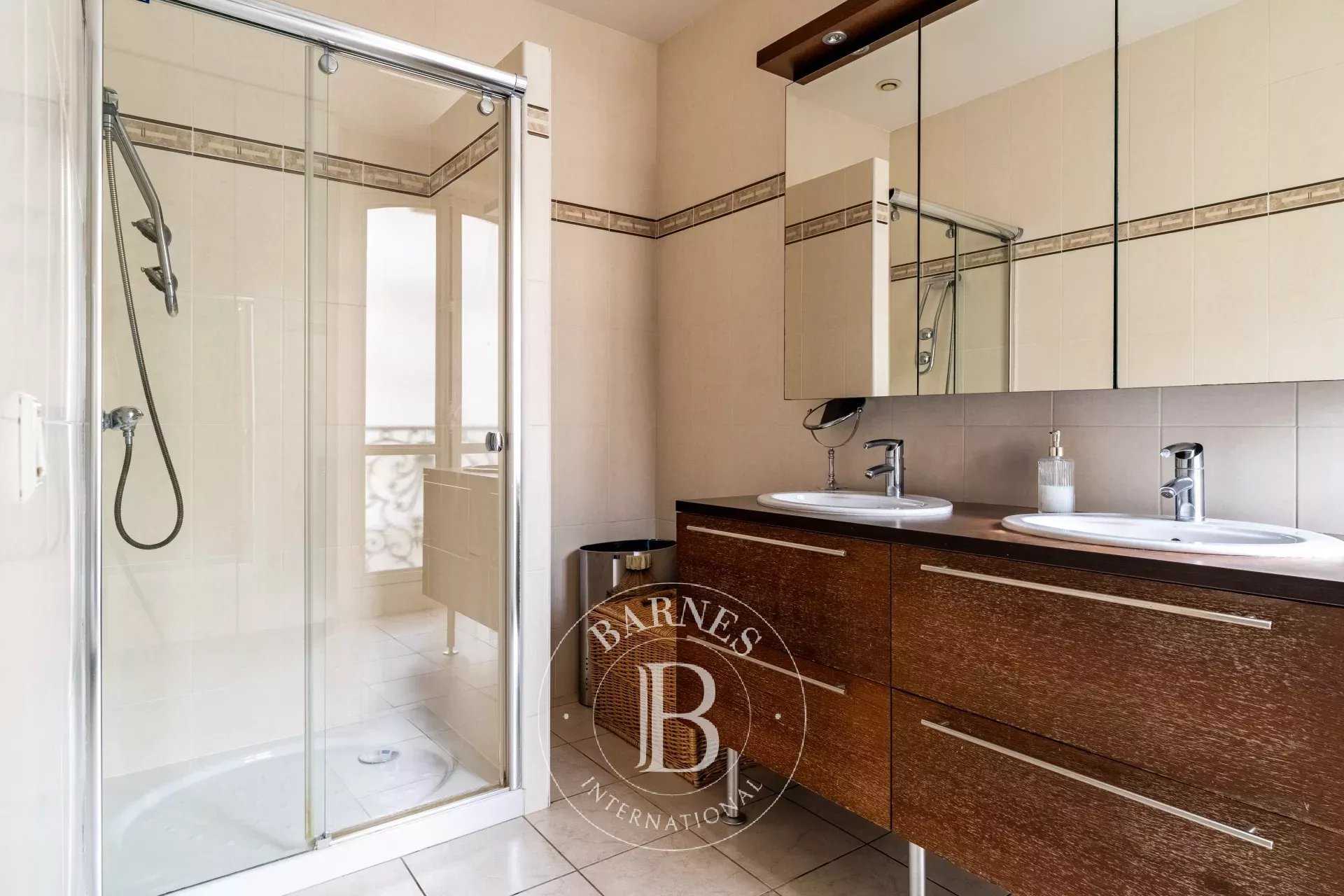 Paris  - Apartment 3 Bedrooms
