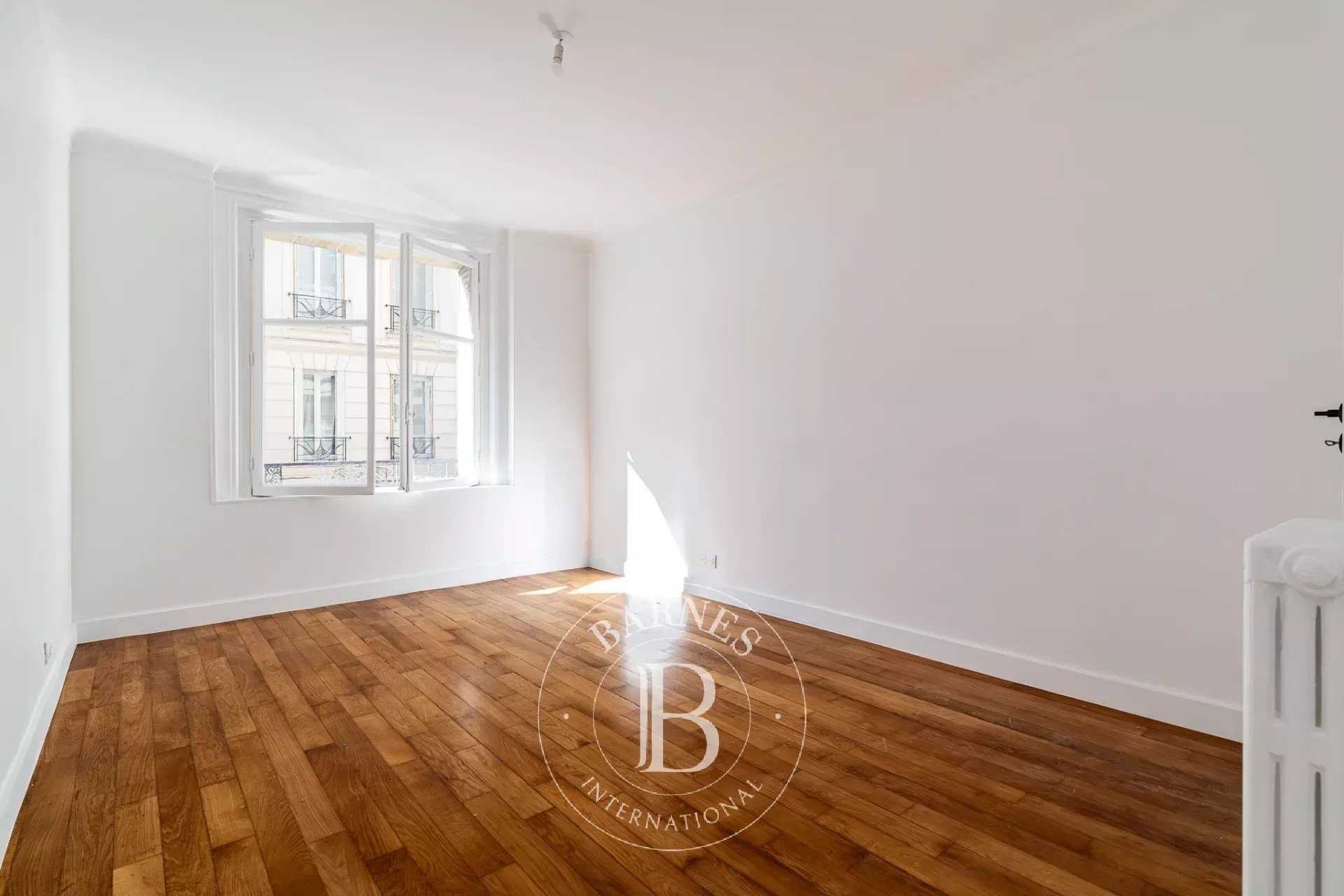 Paris  - Apartment 3 Bedrooms