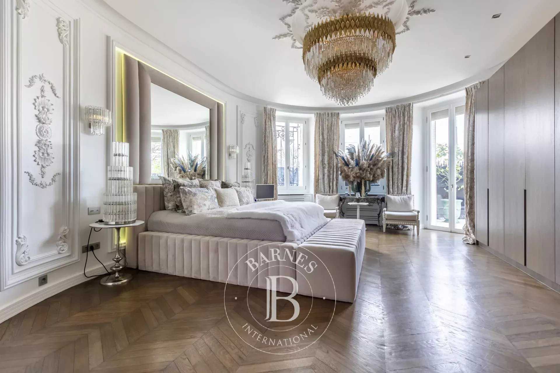 Paris  - Apartment 4 Bedrooms
