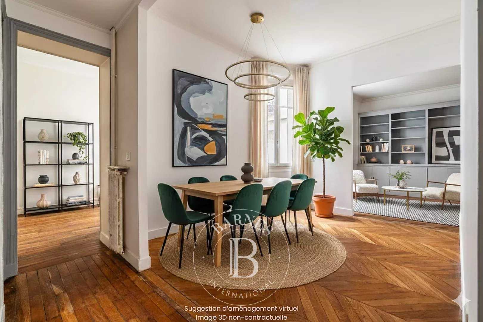 Paris  - Appartement 5 Pi&egrave;ces 3 Chambres