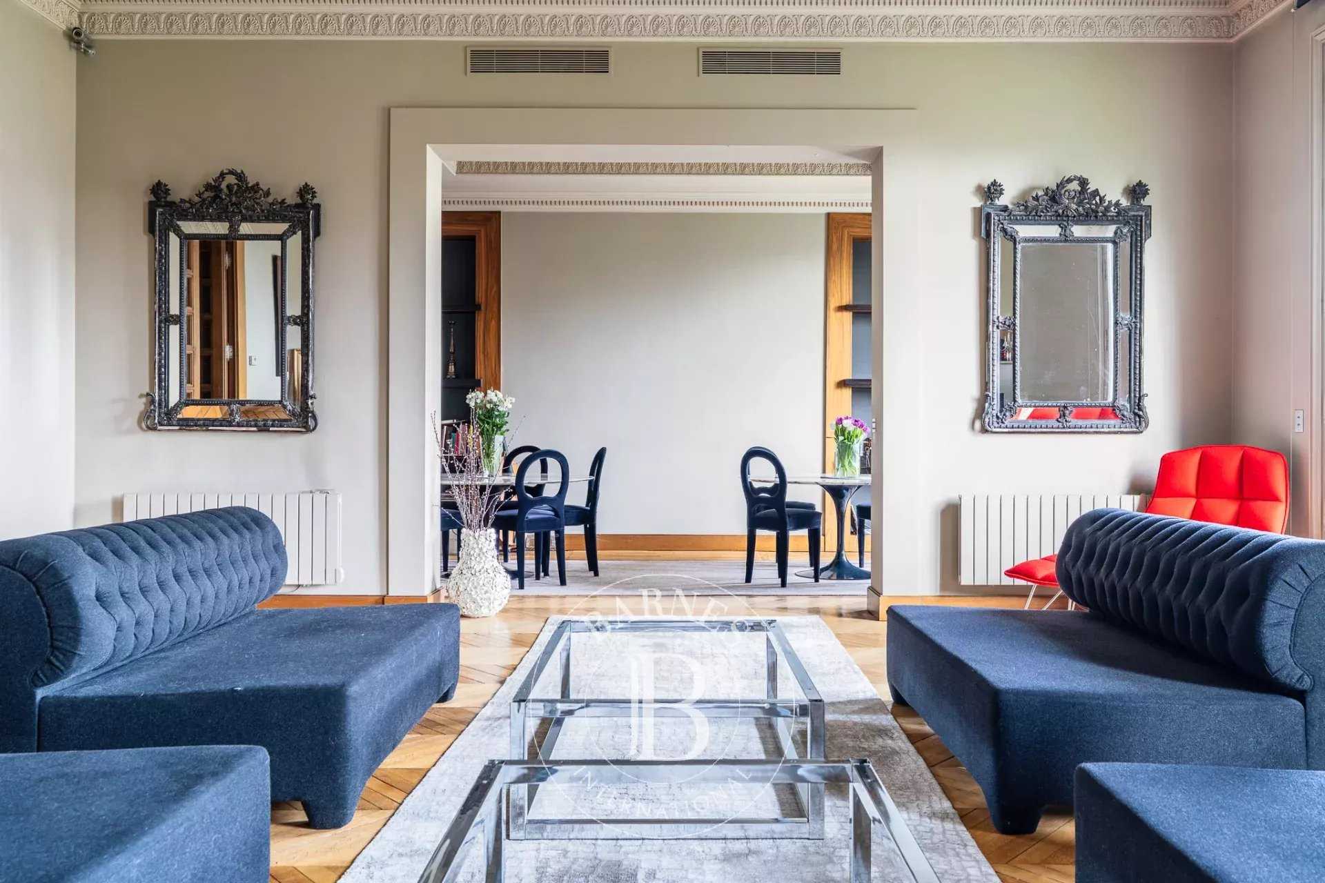 Paris  - Appartement 9 Pi&egrave;ces 4 Chambres