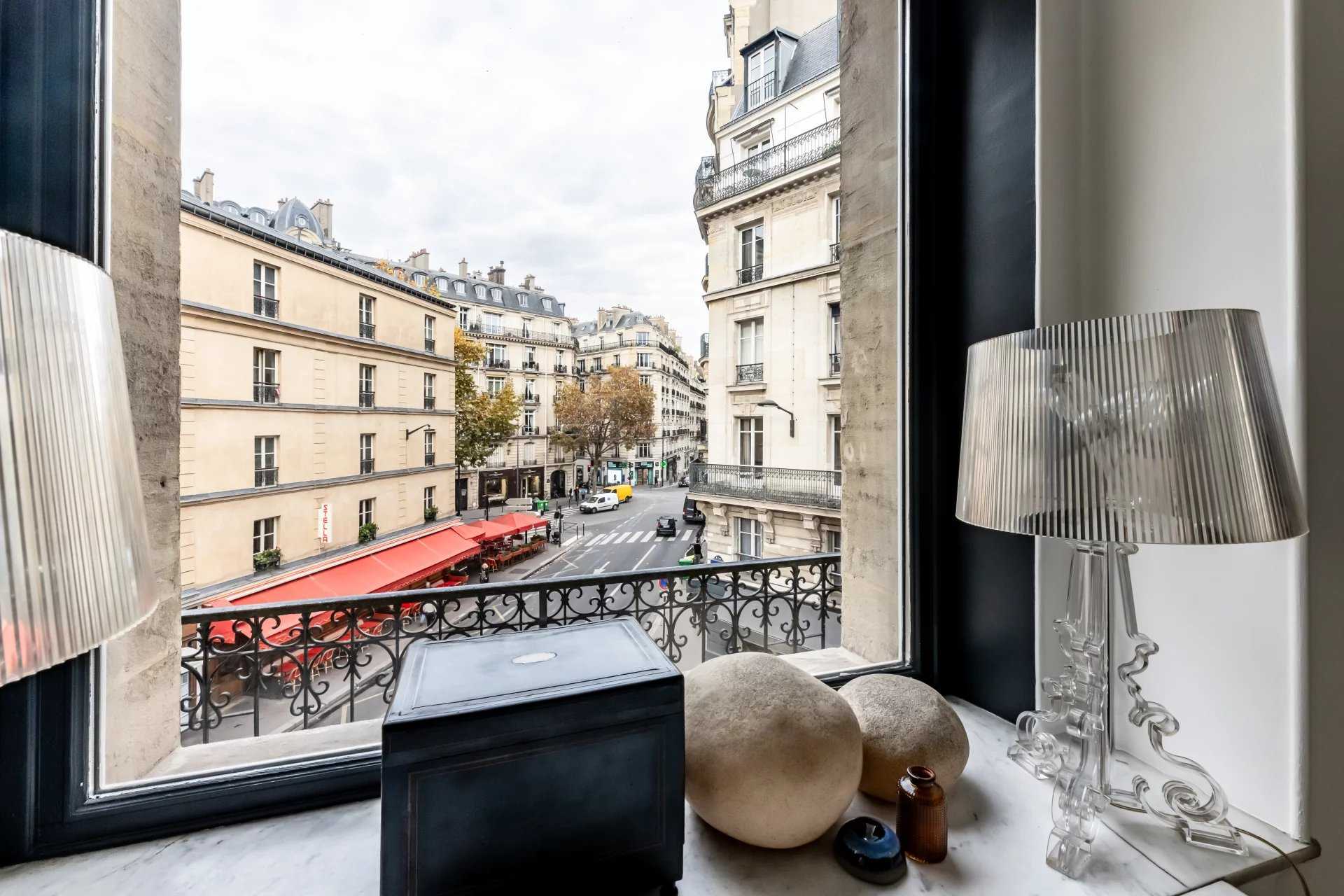 Paris  - Appartement 5 Pièces 3 Chambres