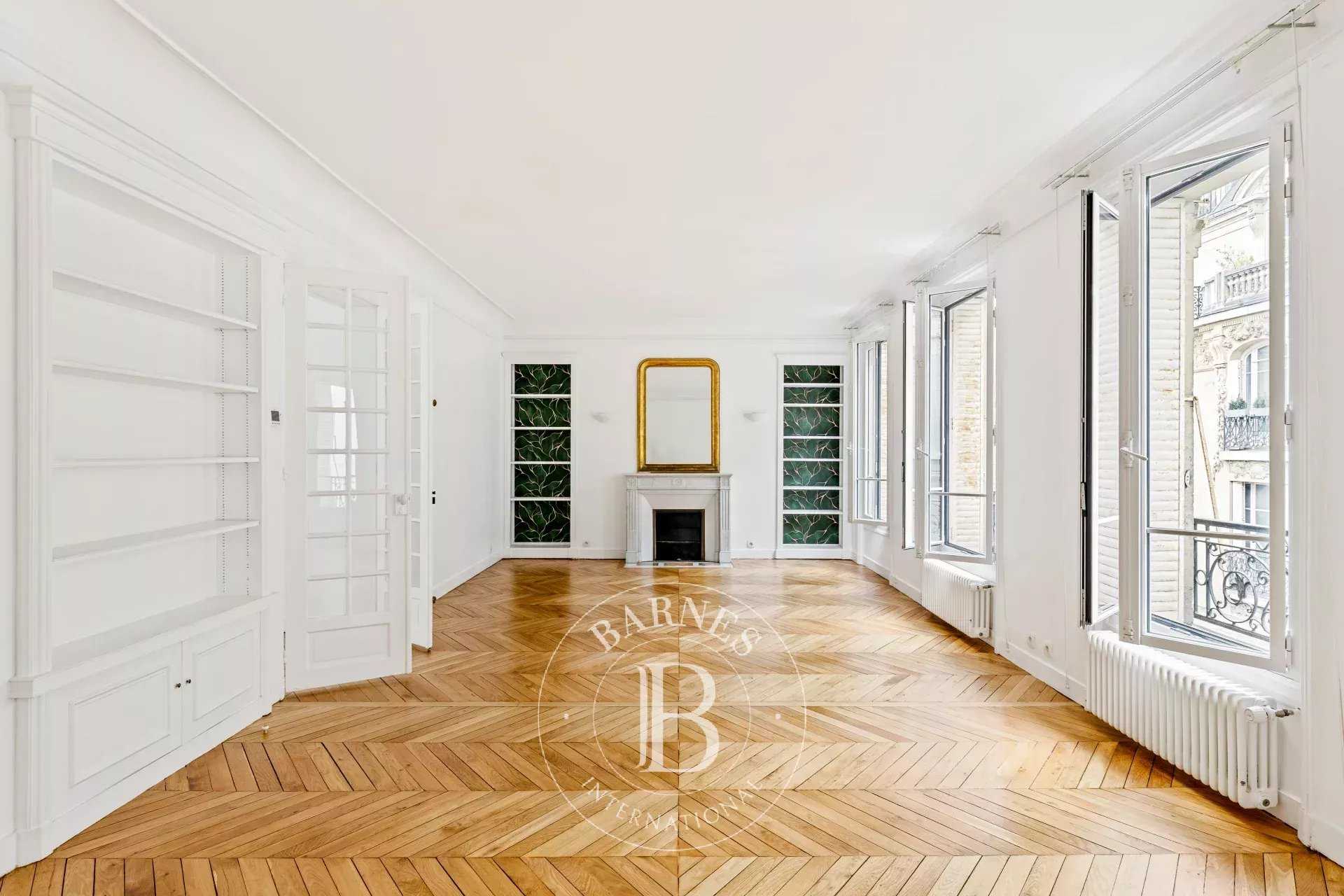 Paris  - Appartement 6 Pi&egrave;ces 4 Chambres