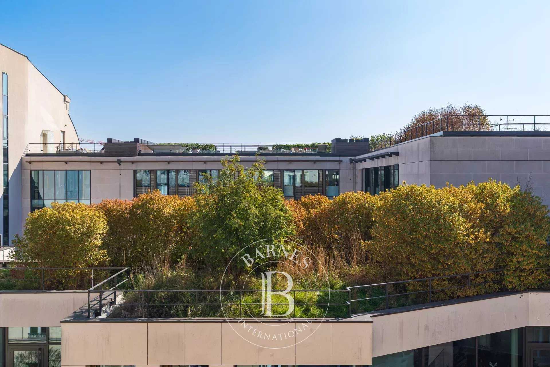 Paris  - Appartement 6 Pièces 4 Chambres