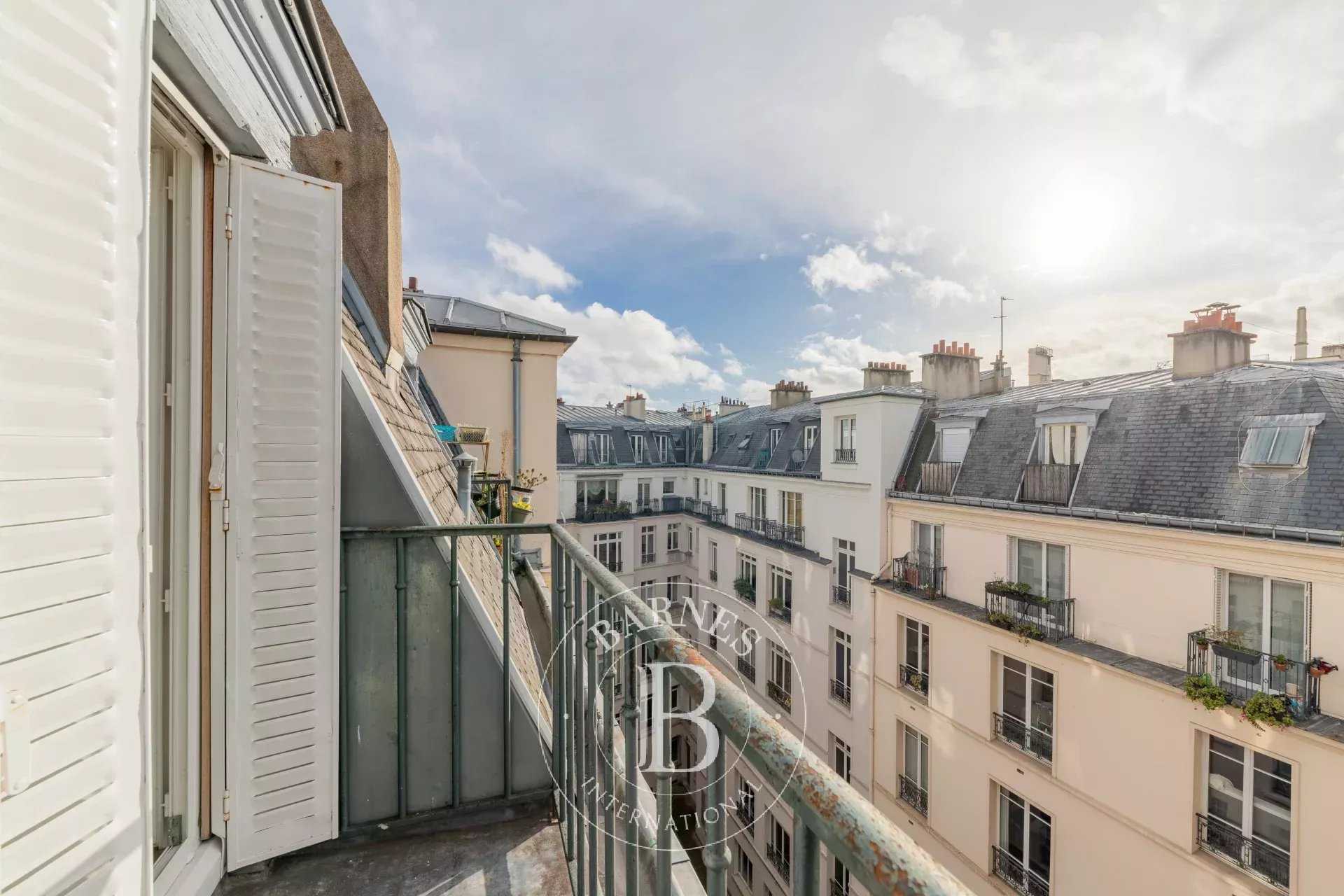 Paris  - Appartement 5 Pièces 4 Chambres