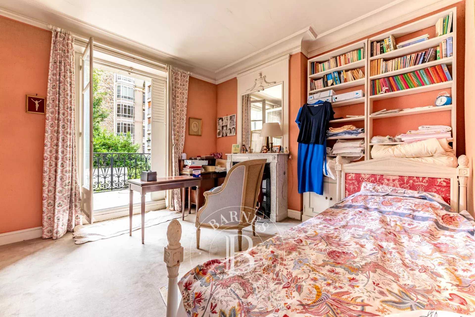 Paris  - Mansion 4 Bedrooms