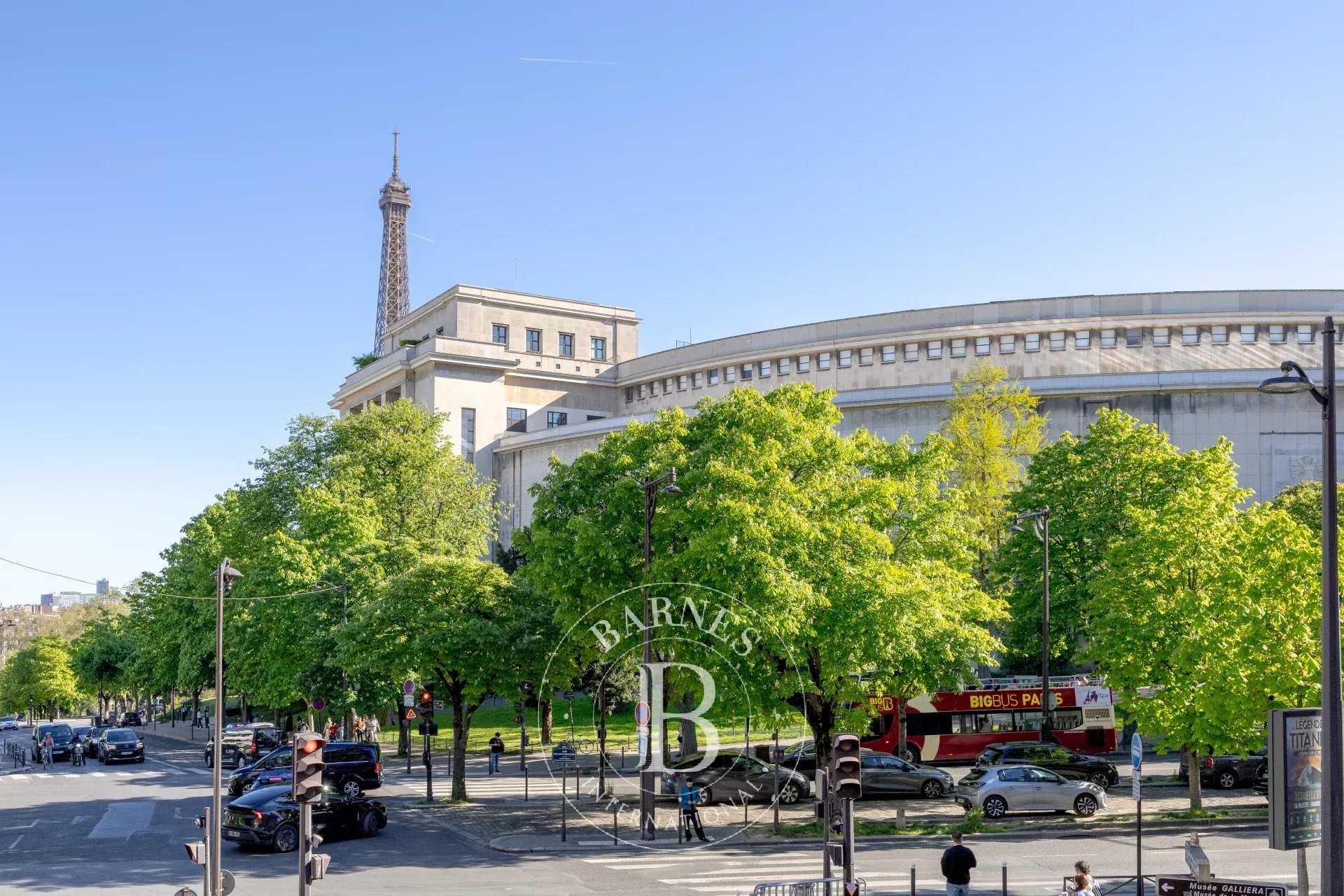 Paris  - Appartement 6 Pi&egrave;ces 3 Chambres