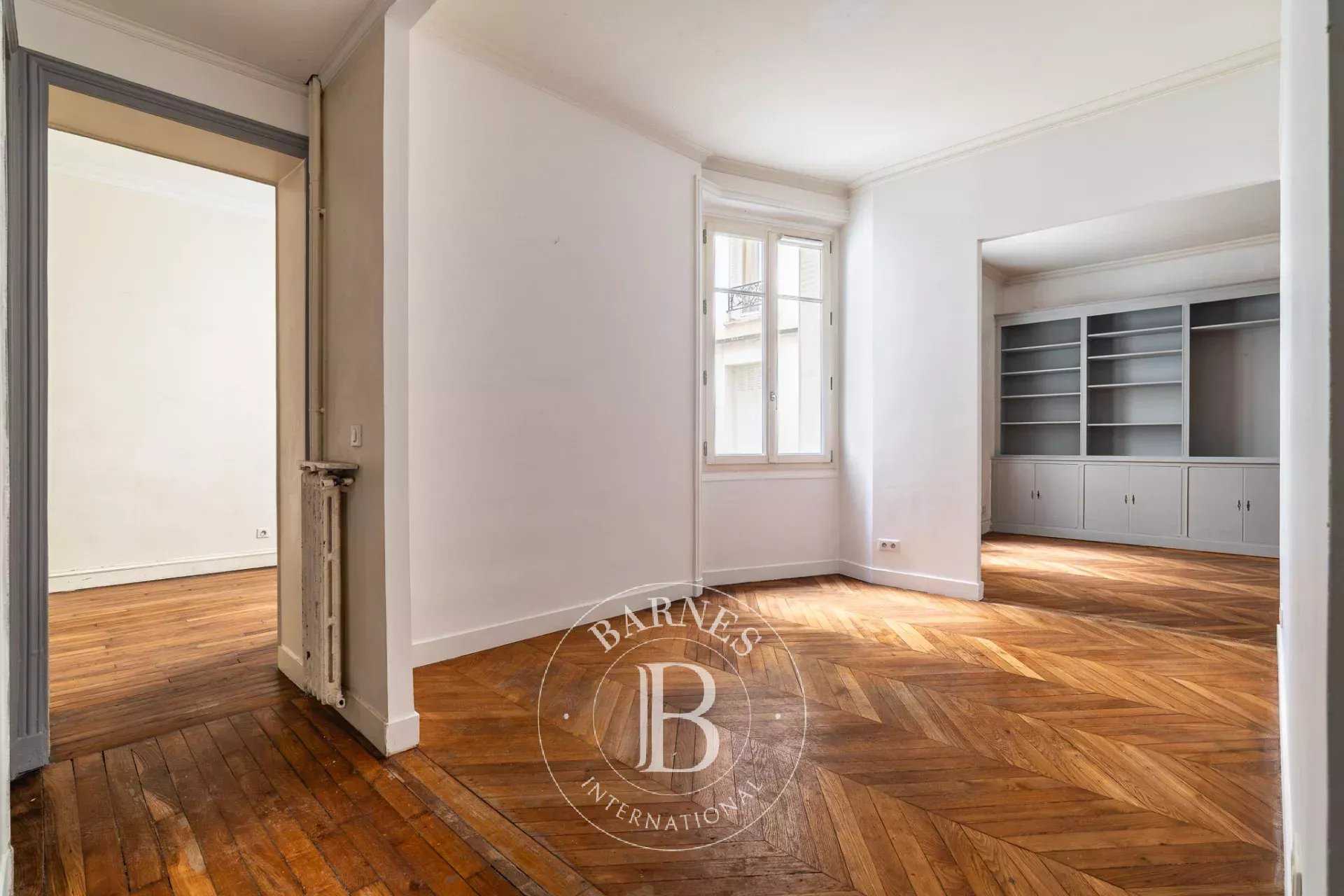 Paris  - Appartement 5 Pi&egrave;ces 3 Chambres