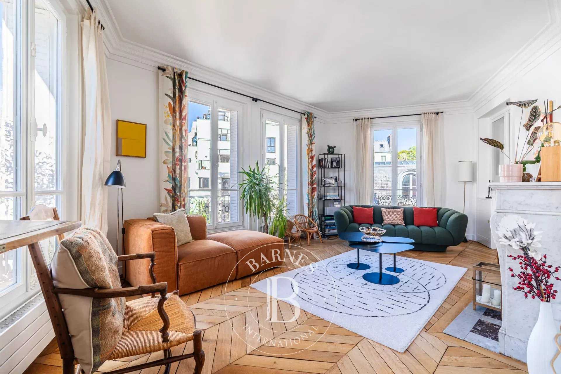 Paris  - Appartement 6 Pi&egrave;ces 3 Chambres