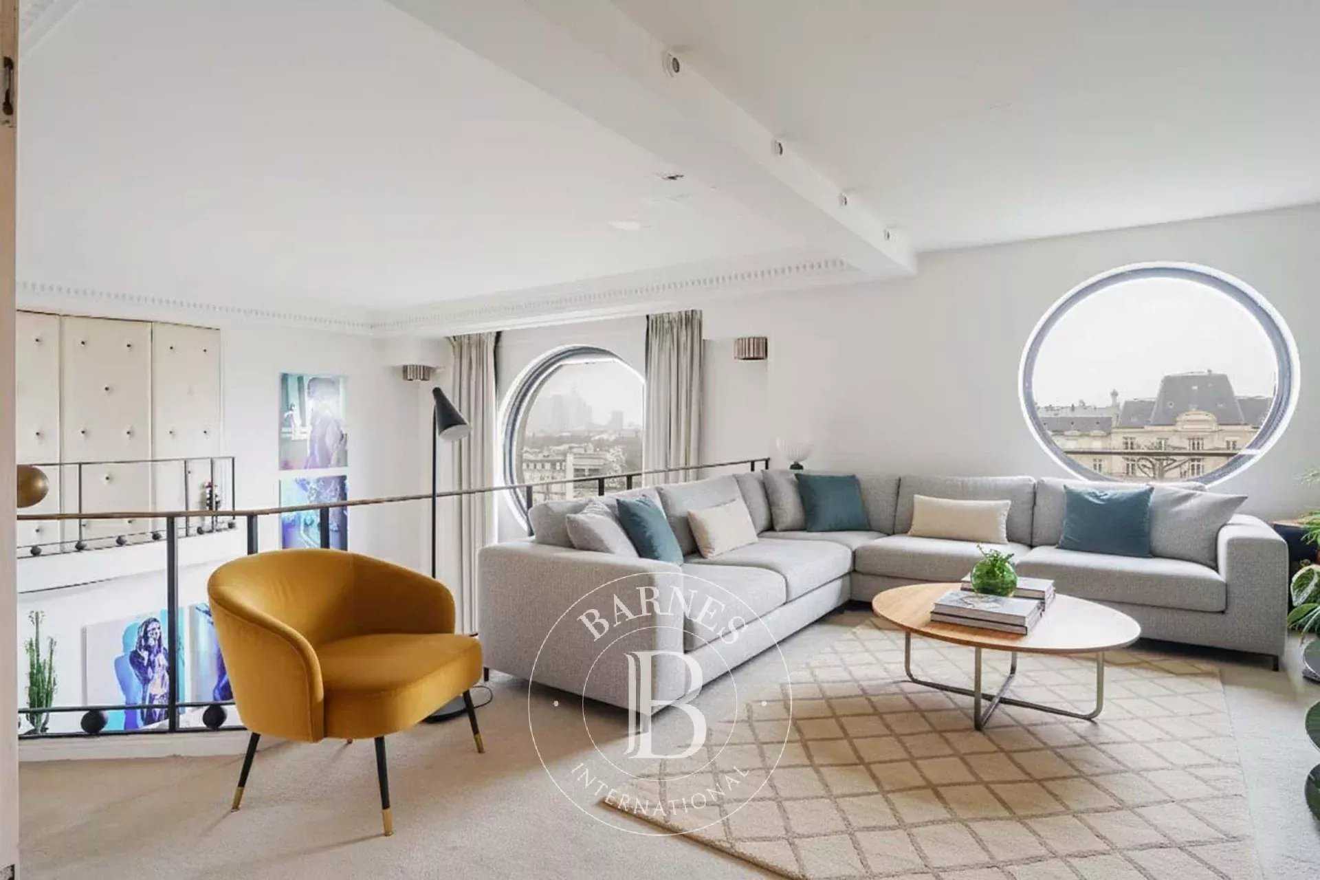 Paris  - Appartement 5 Pi&egrave;ces 3 Chambres