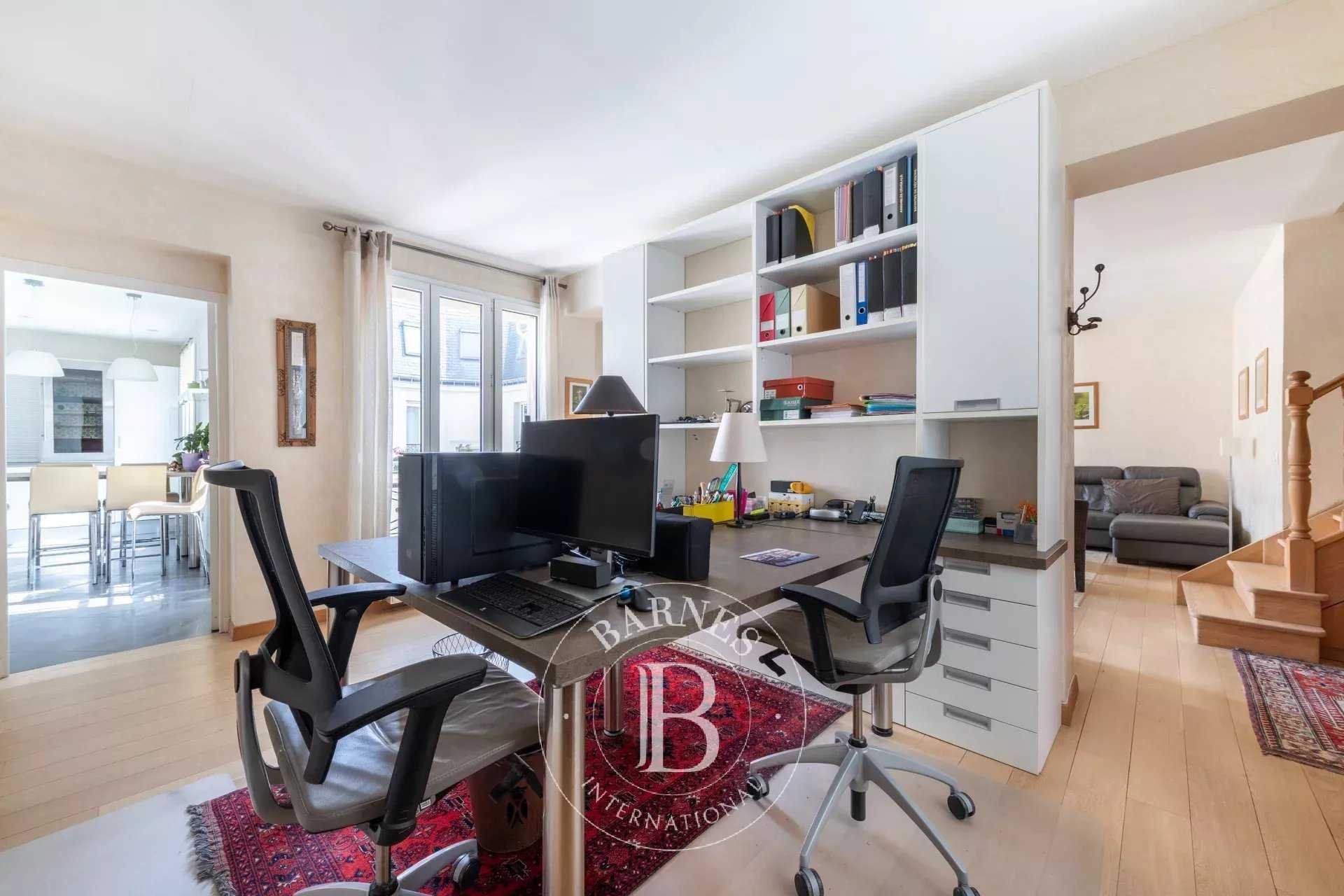 Paris  - Appartement 5 Pièces 3 Chambres