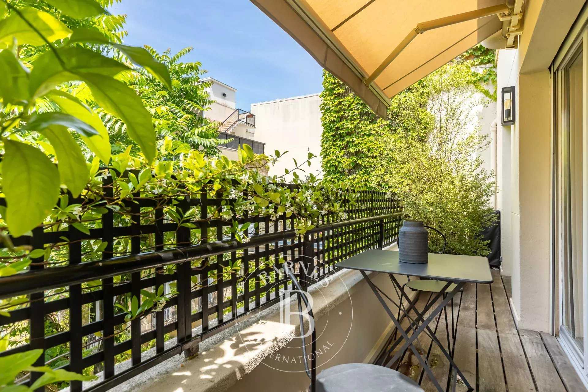Paris  - Appartement 4 Pièces 2 Chambres