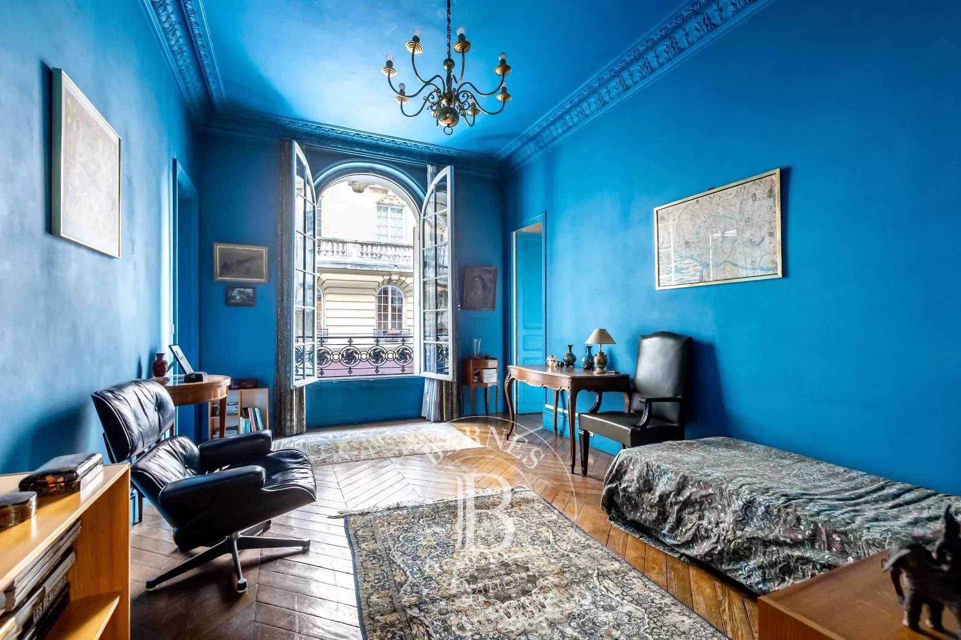 Paris  - Appartement 5 Pi&egrave;ces 3 Chambres