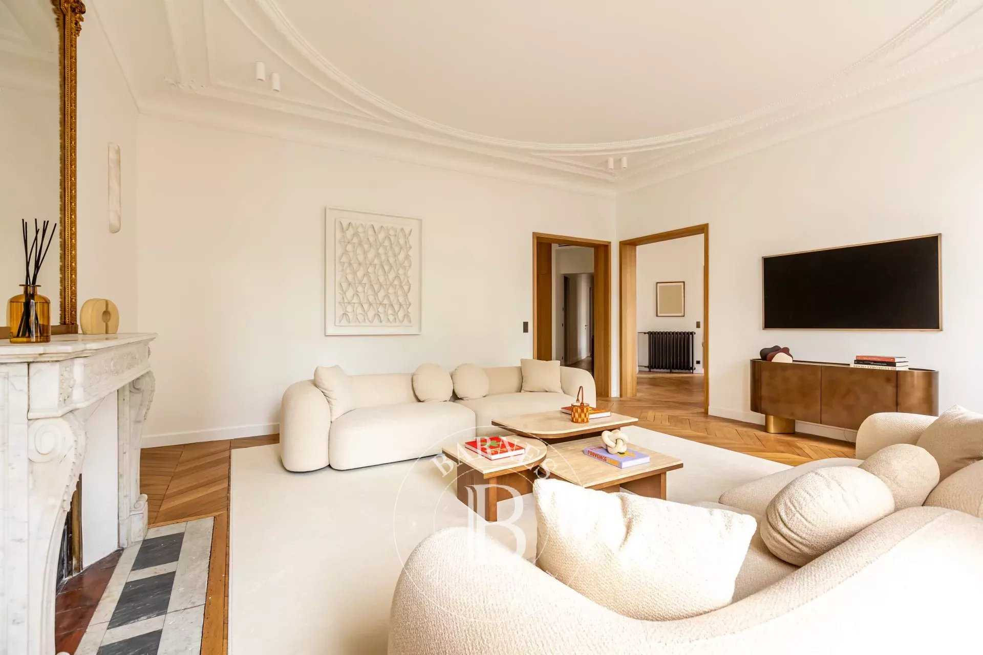 Paris  - Apartment 4 Bedrooms