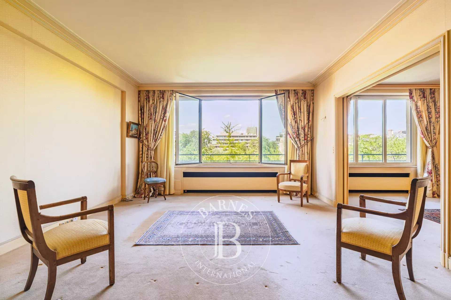 Paris  - Appartement 4 Pi&egrave;ces 3 Chambres