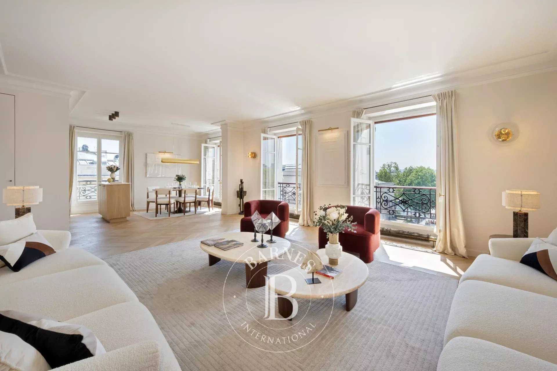 Paris  - Appartement 4 Pi&egrave;ces 2 Chambres