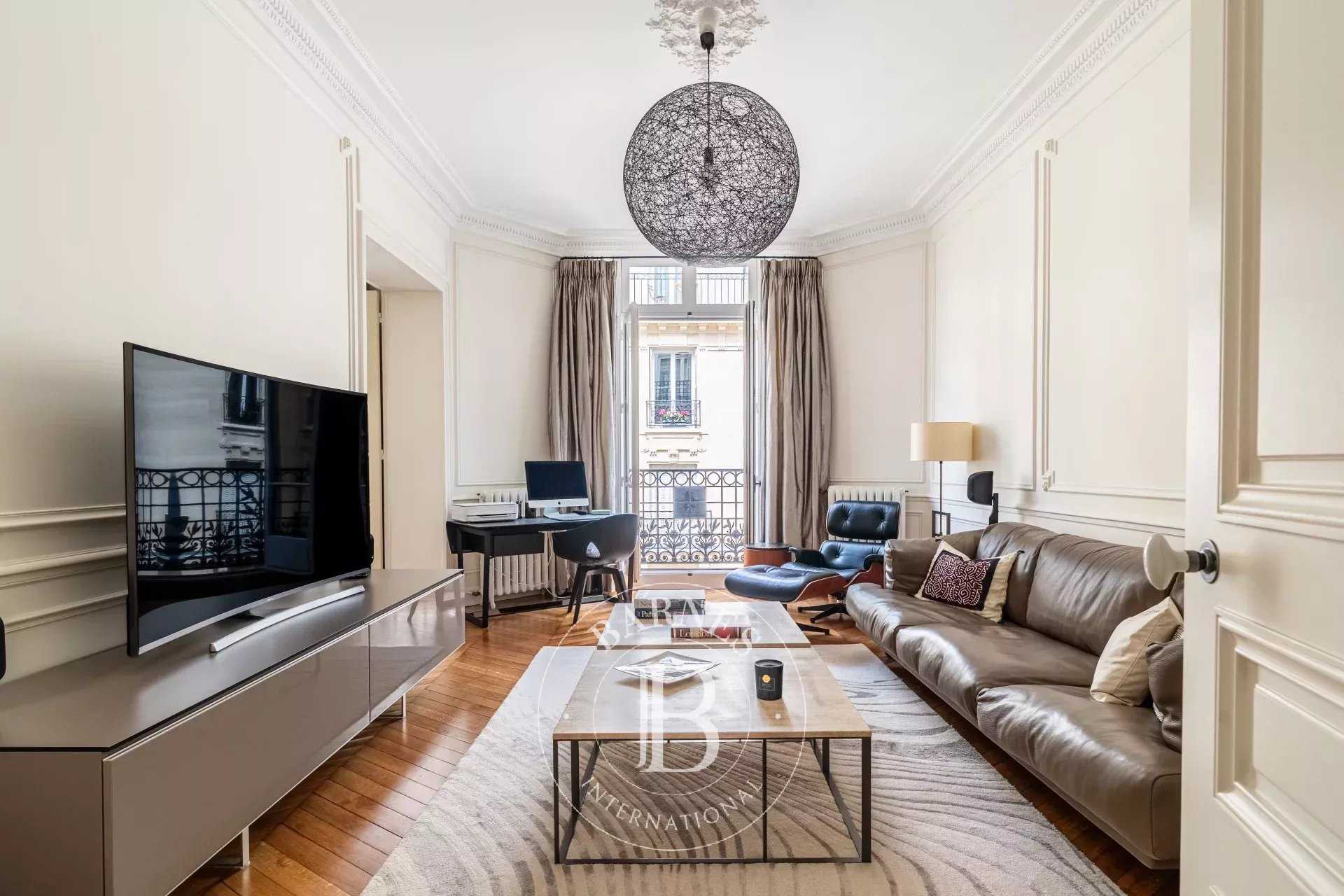 Paris  - Apartment 3 Bedrooms