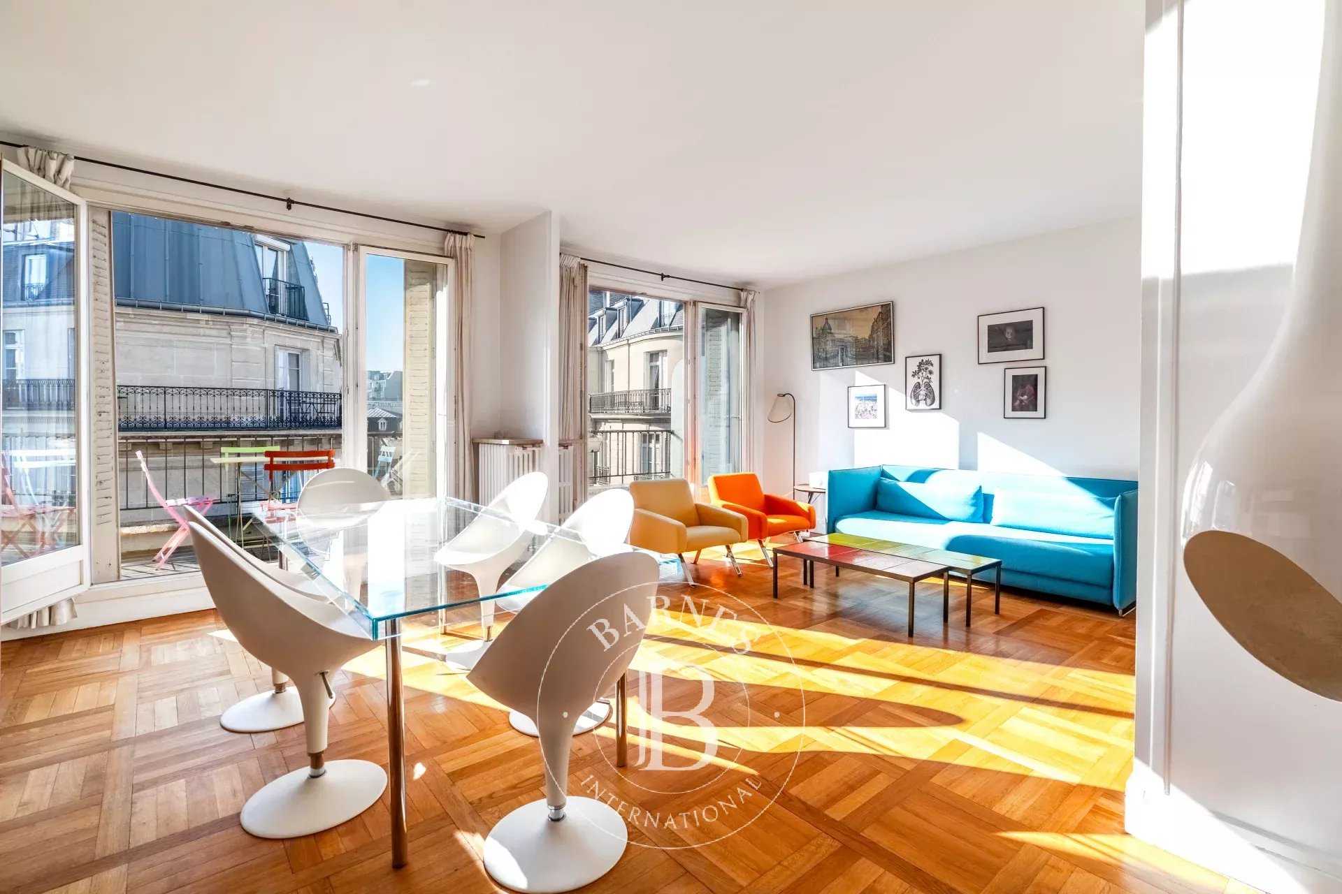 Paris  - Appartement 5 Pièces 2 Chambres