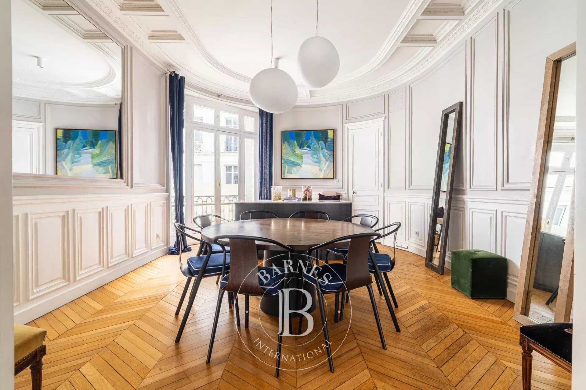 Paris  - Appartement 7 Pi&egrave;ces 4 Chambres