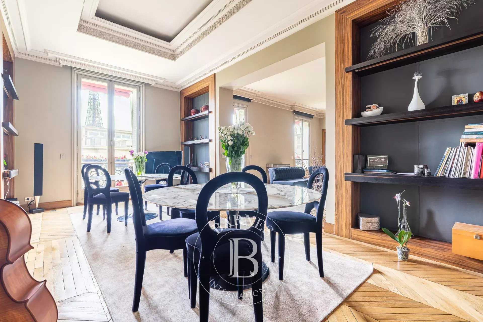 Paris  - Appartement 9 Pi&egrave;ces 4 Chambres