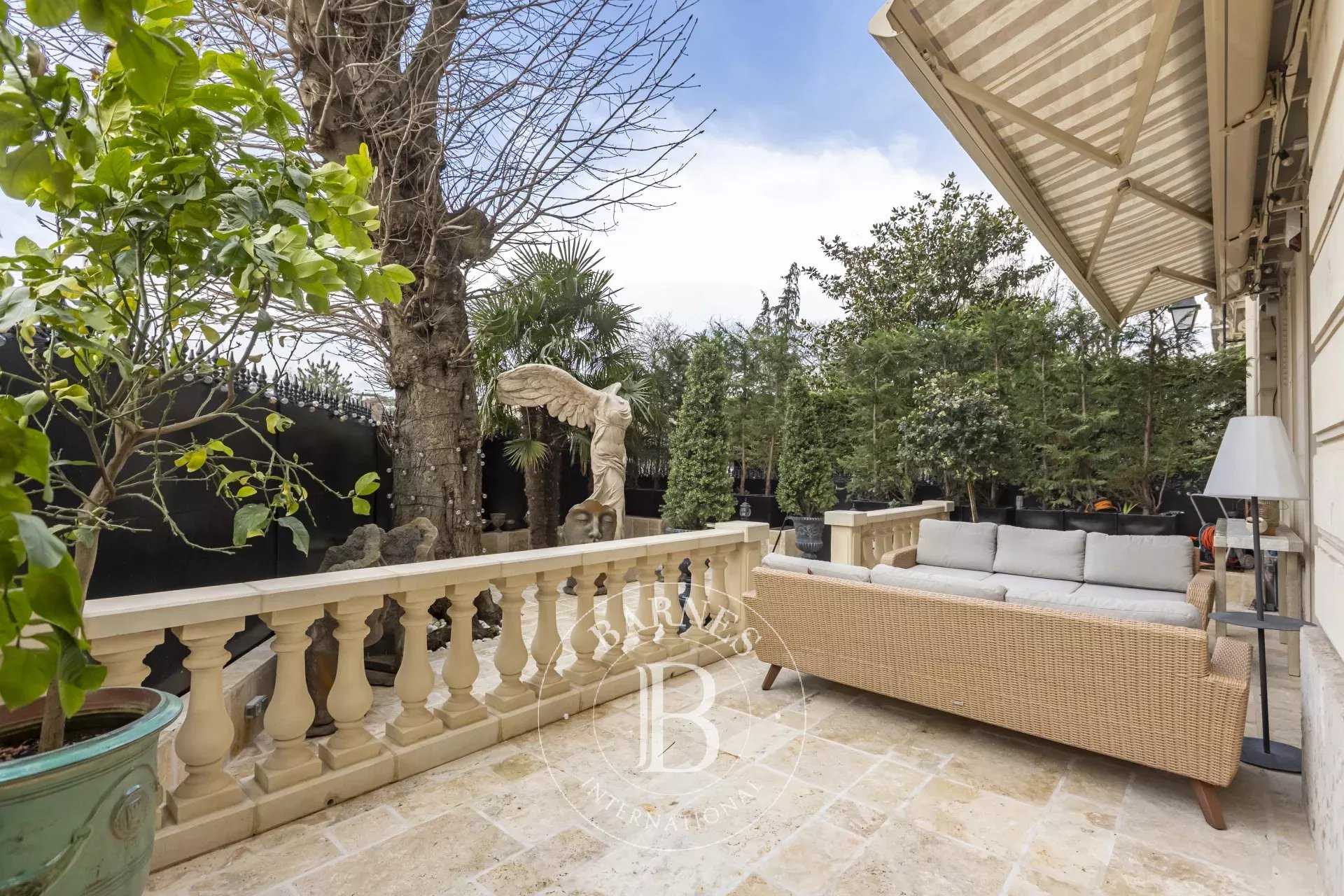 Paris  - Apartment 4 Bedrooms
